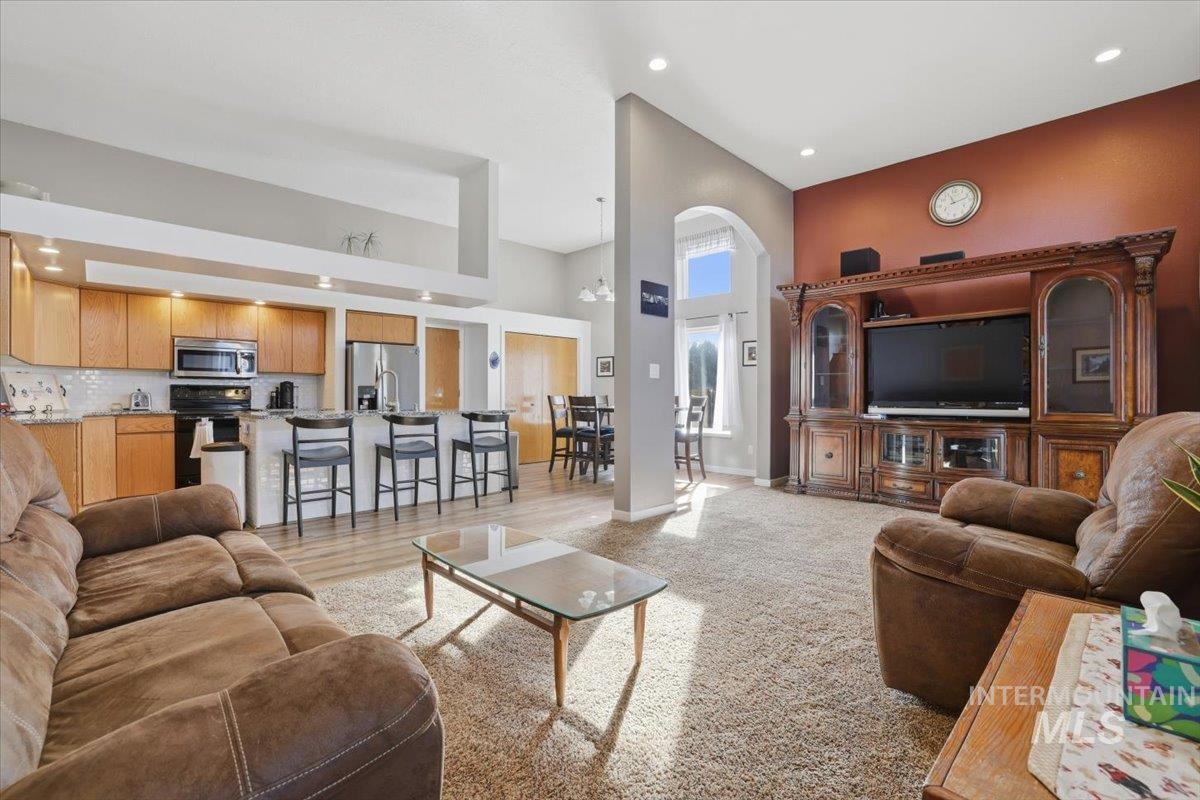 2499 N Lark Ave, Meridian, Idaho 83646, 4 Bedrooms, 2 Bathrooms, Residential For Sale, Price $475,000,MLS 98974690