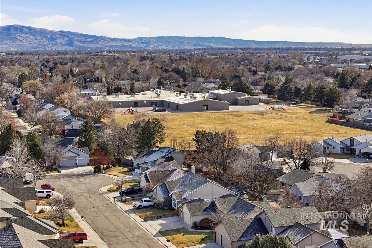 2499 N Lark Ave, Meridian, Idaho 83646, 4 Bedrooms, 2 Bathrooms, Residential For Sale, Price $475,000,MLS 98974690