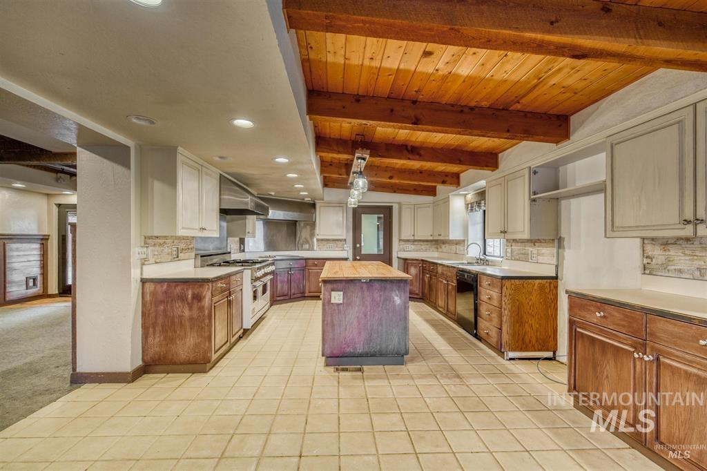 11500 Brownlee Road, Sweet, Idaho 83670, 5 Bedrooms, 4 Bathrooms, Residential For Sale, Price $1,250,000,MLS 98974691