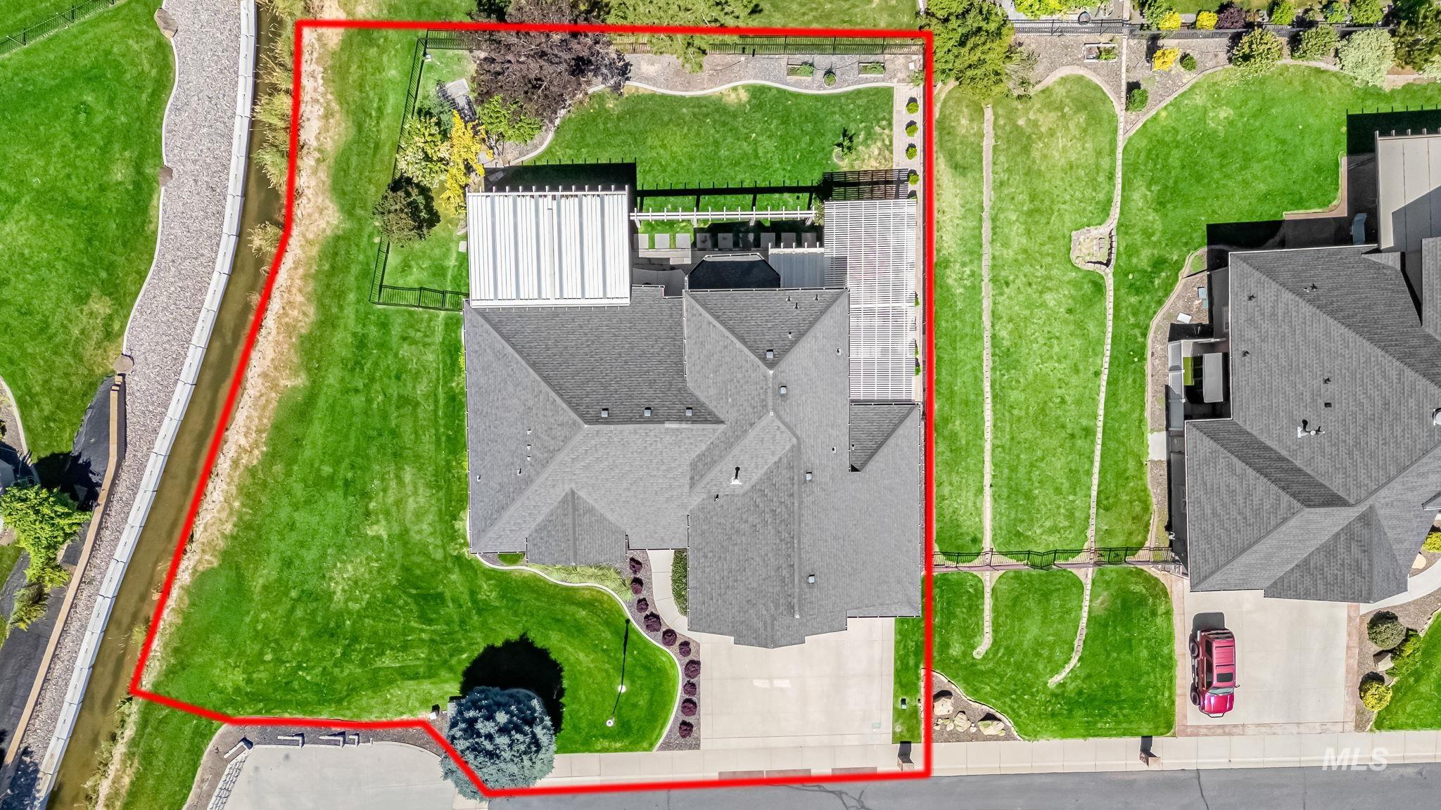 2813 S Bayhill Ct, Nampa, Idaho 83686, 3 Bedrooms, 2.5 Bathrooms, Residential For Sale, Price $648,000,MLS 98974692