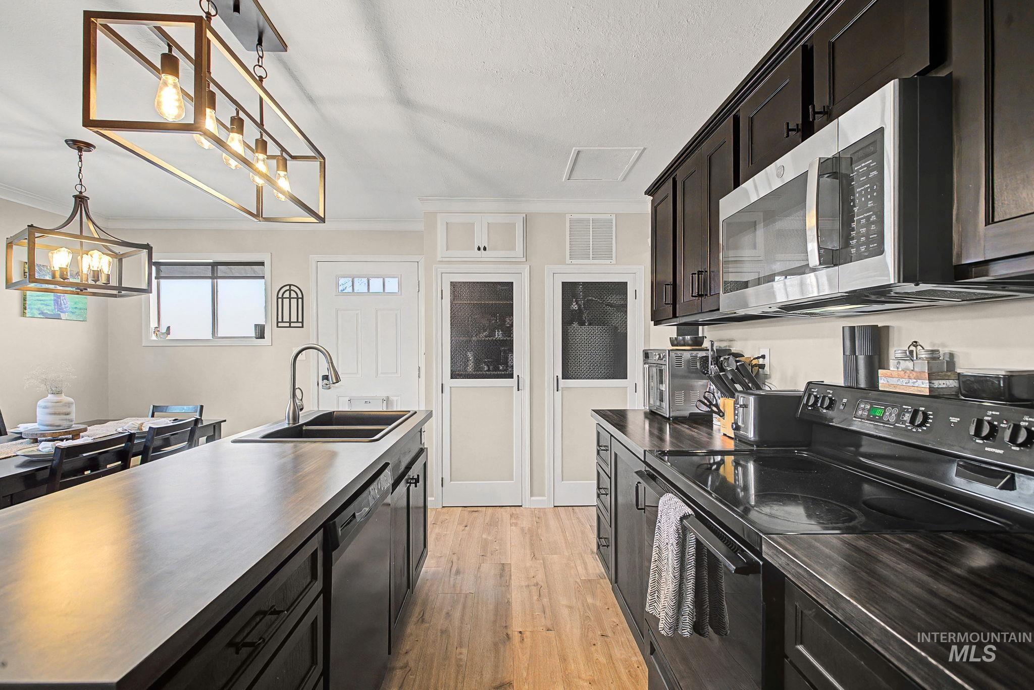 3312 5th St D, Lewiston, Idaho 83501, 2 Bedrooms, 2 Bathrooms, Residential For Sale, Price $319,900,MLS 98974694