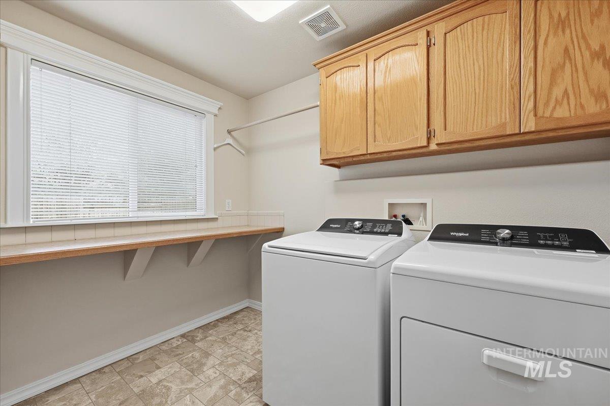 3036 S Grimes Creek Ave, Meridian, Idaho 83642, 4 Bedrooms, 2.5 Bathrooms, Residential For Sale, Price $599,999,MLS 98974696