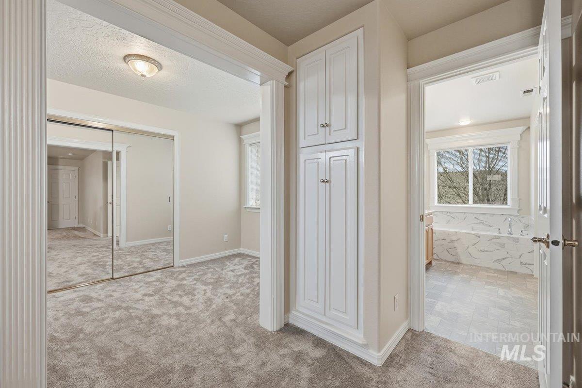 3036 S Grimes Creek Ave, Meridian, Idaho 83642, 4 Bedrooms, 2.5 Bathrooms, Residential For Sale, Price $599,999,MLS 98974696