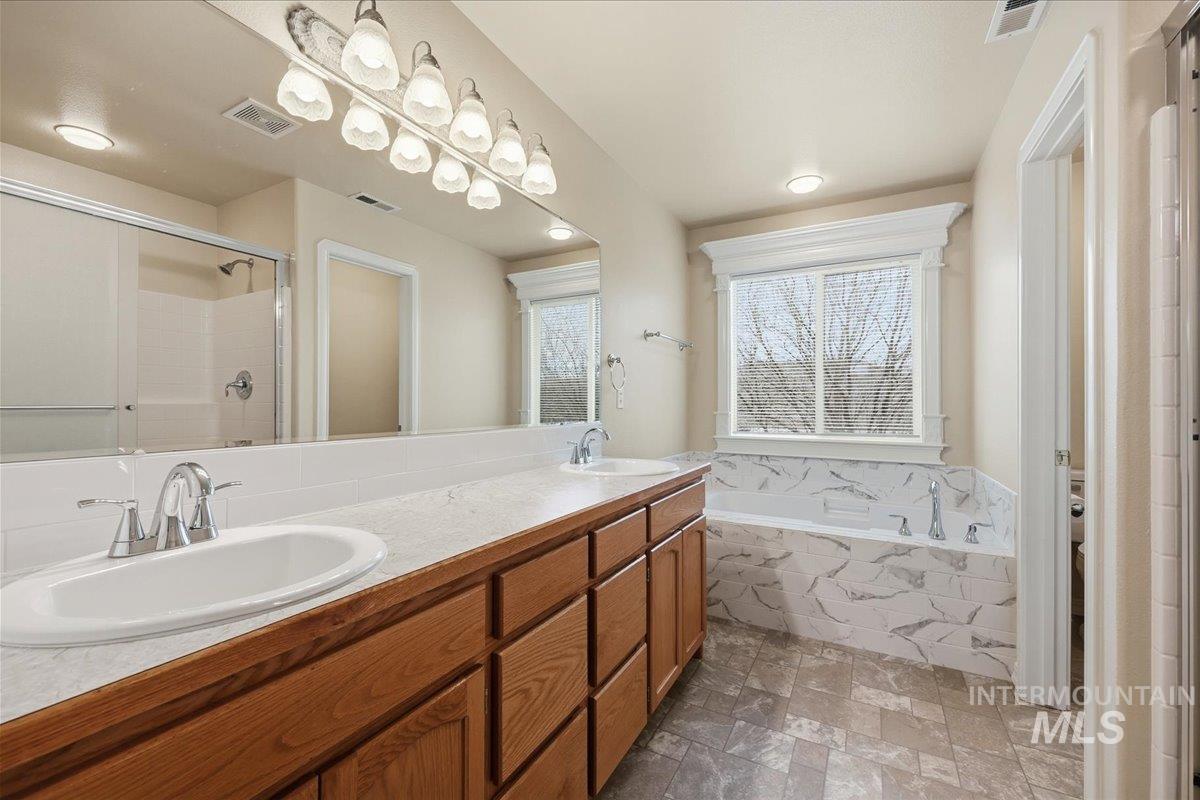 3036 S Grimes Creek Ave, Meridian, Idaho 83642, 4 Bedrooms, 2.5 Bathrooms, Residential For Sale, Price $599,999,MLS 98974696