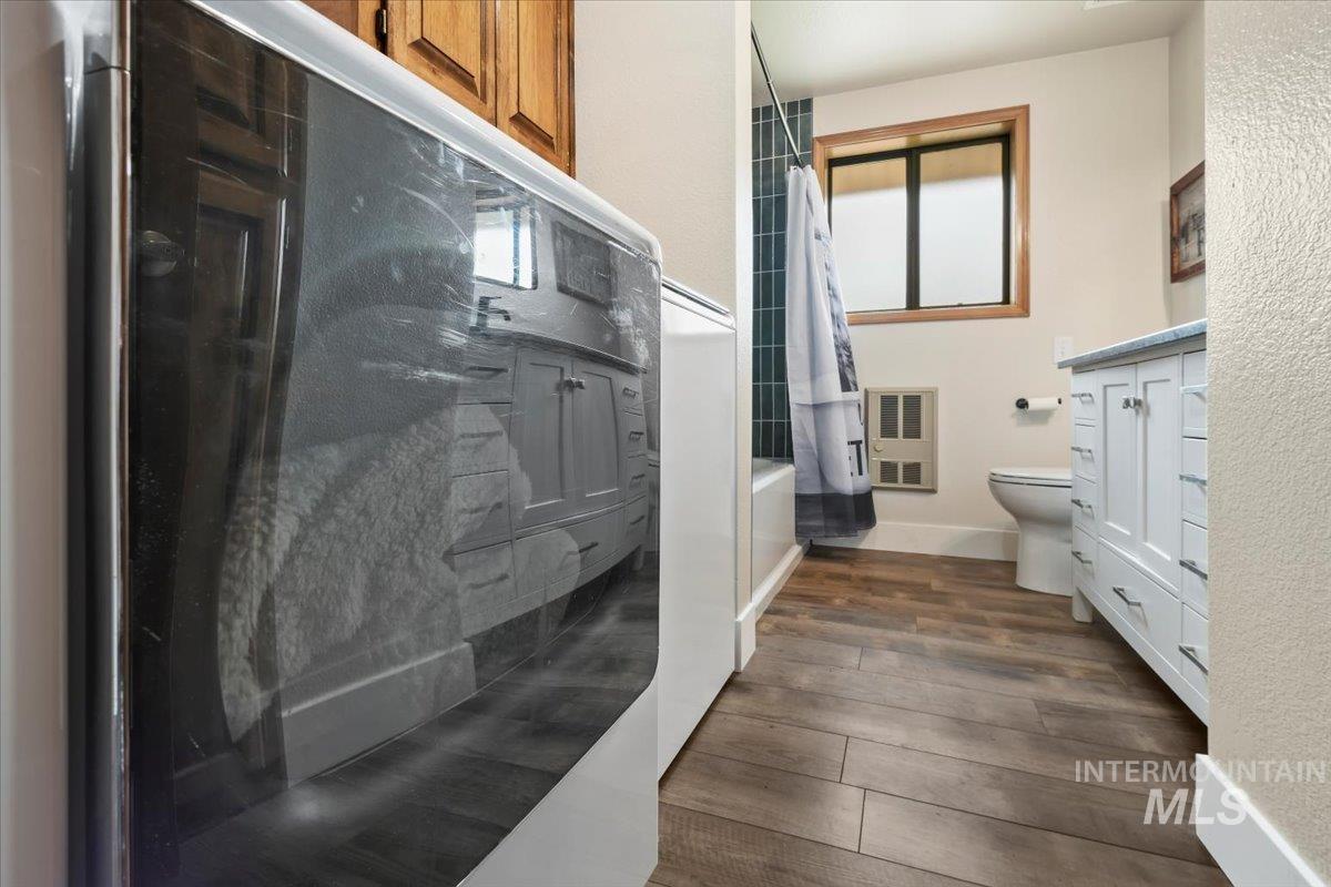 76 W Castle Creek Rd, Garden Valley, Idaho 83622, 3 Bedrooms, 3 Bathrooms, Residential For Sale, Price $699,900,MLS 98974697