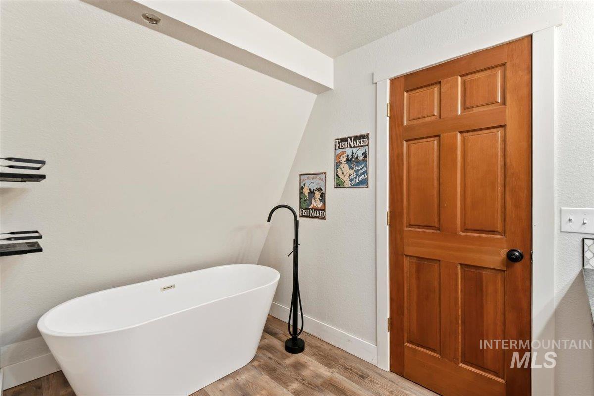 76 W Castle Creek Rd, Garden Valley, Idaho 83622, 3 Bedrooms, 3 Bathrooms, Residential For Sale, Price $699,900,MLS 98974697