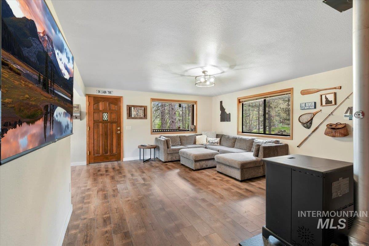 76 W Castle Creek Rd, Garden Valley, Idaho 83622, 3 Bedrooms, 3 Bathrooms, Residential For Sale, Price $699,900,MLS 98974697