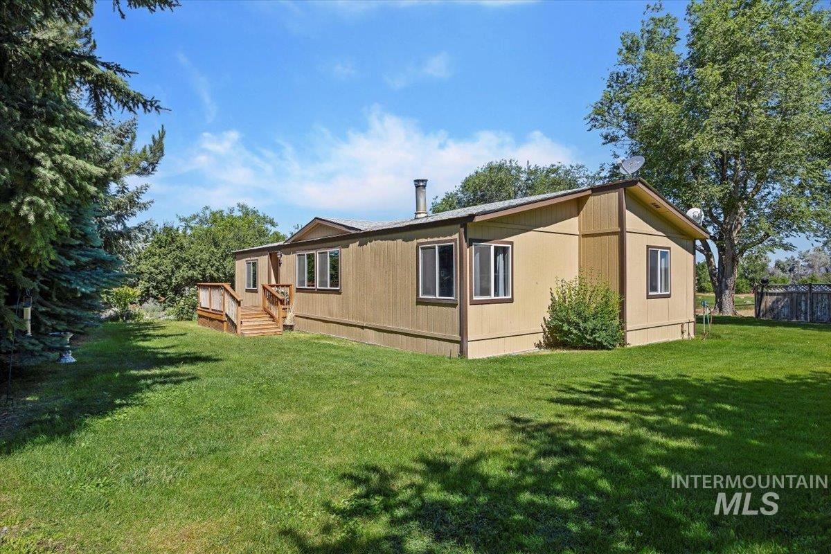 706 White Hawk Ln, Hagerman, Idaho 83332, 3 Bedrooms, 2 Bathrooms, Residential For Sale, Price $499,000,MLS 98974698