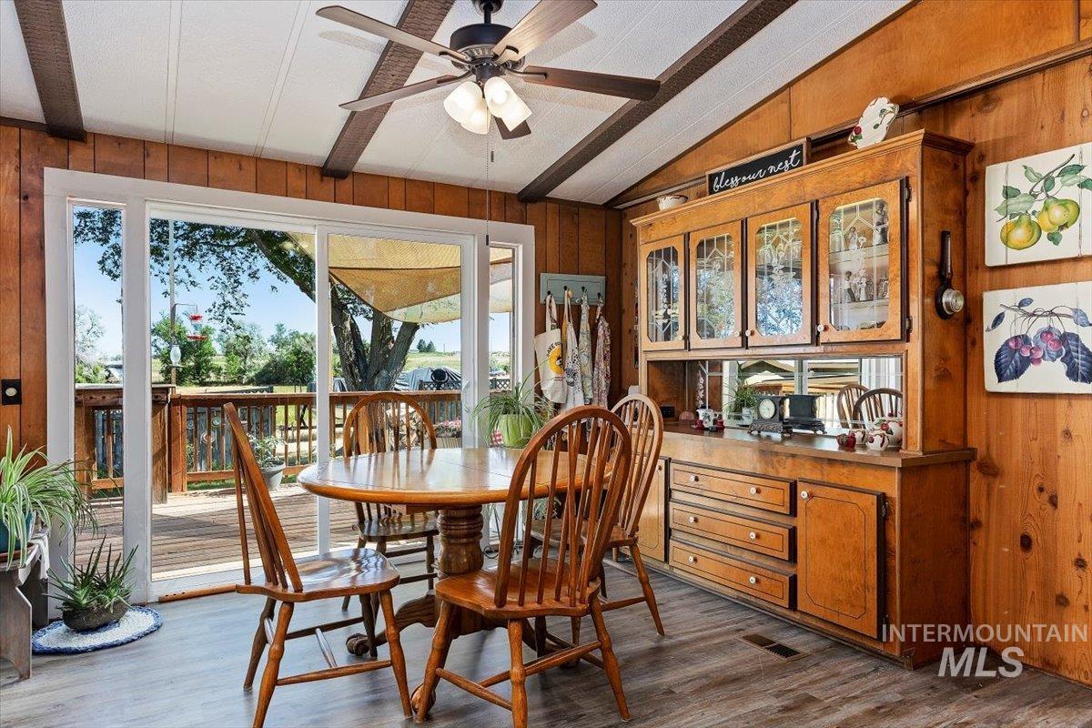 706 White Hawk Ln, Hagerman, Idaho 83332, 3 Bedrooms, 2 Bathrooms, Residential For Sale, Price $499,000,MLS 98974698