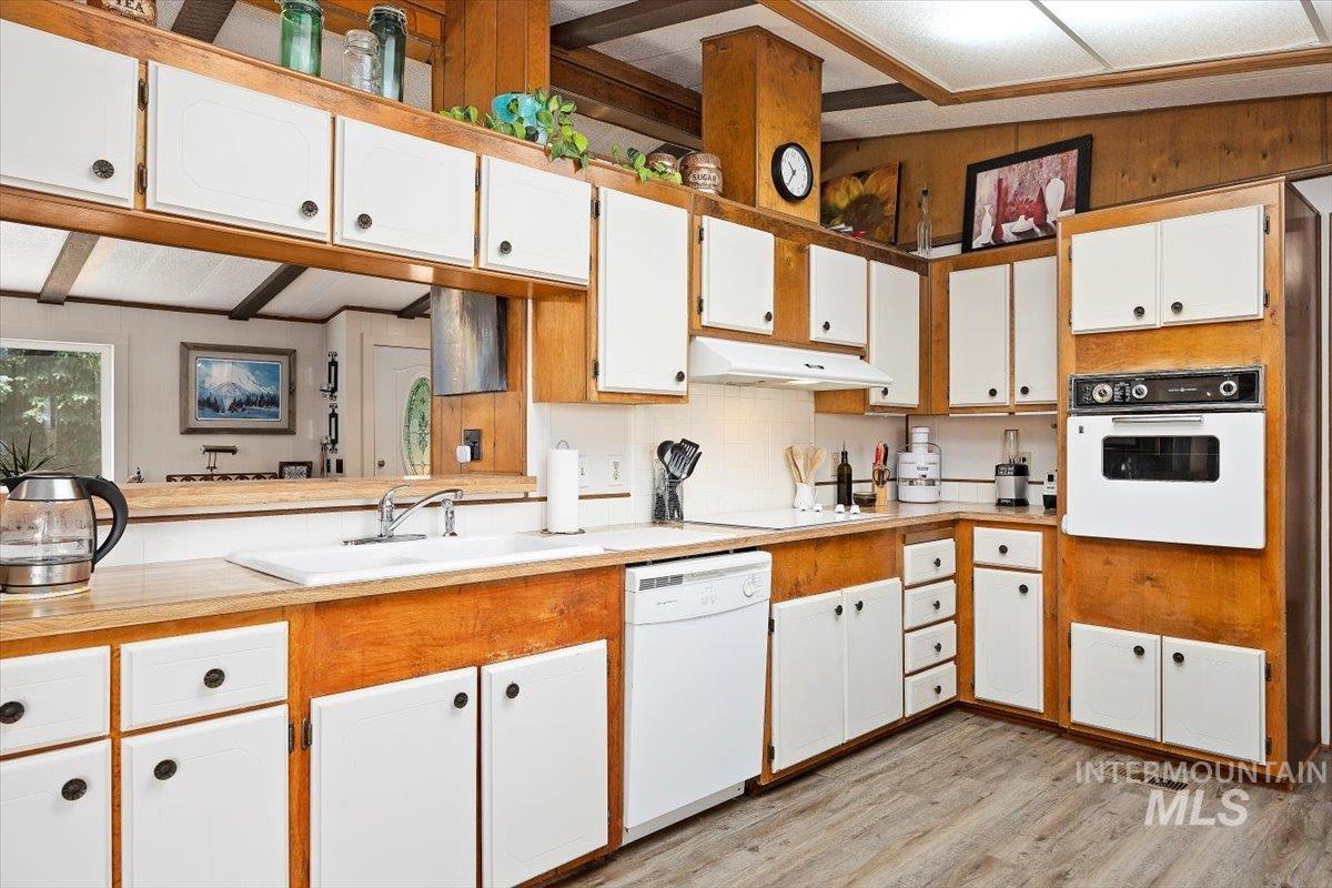 706 White Hawk Ln, Hagerman, Idaho 83332, 3 Bedrooms, 2 Bathrooms, Residential For Sale, Price $499,000,MLS 98974698