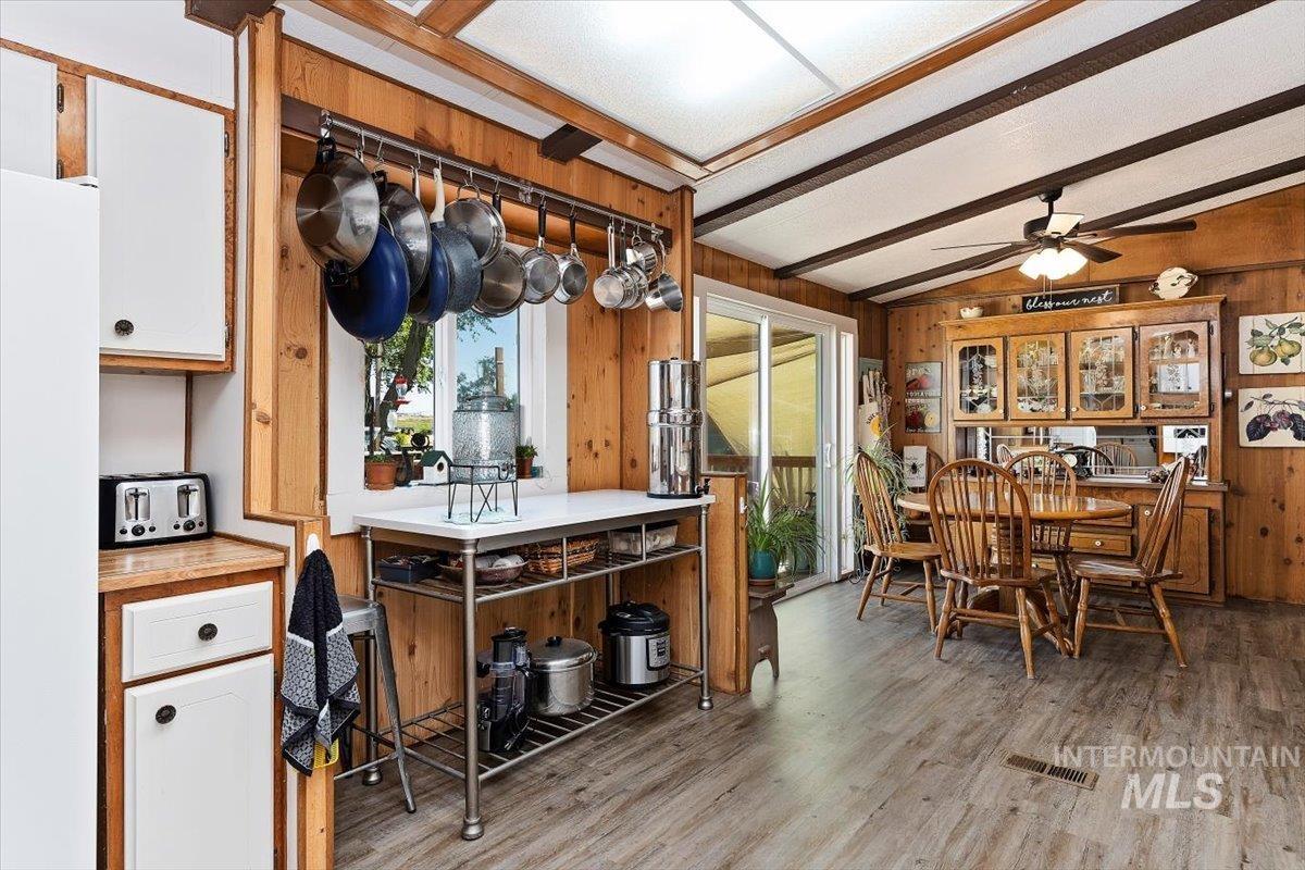 706 White Hawk Ln, Hagerman, Idaho 83332, 3 Bedrooms, 2 Bathrooms, Residential For Sale, Price $499,000,MLS 98974698