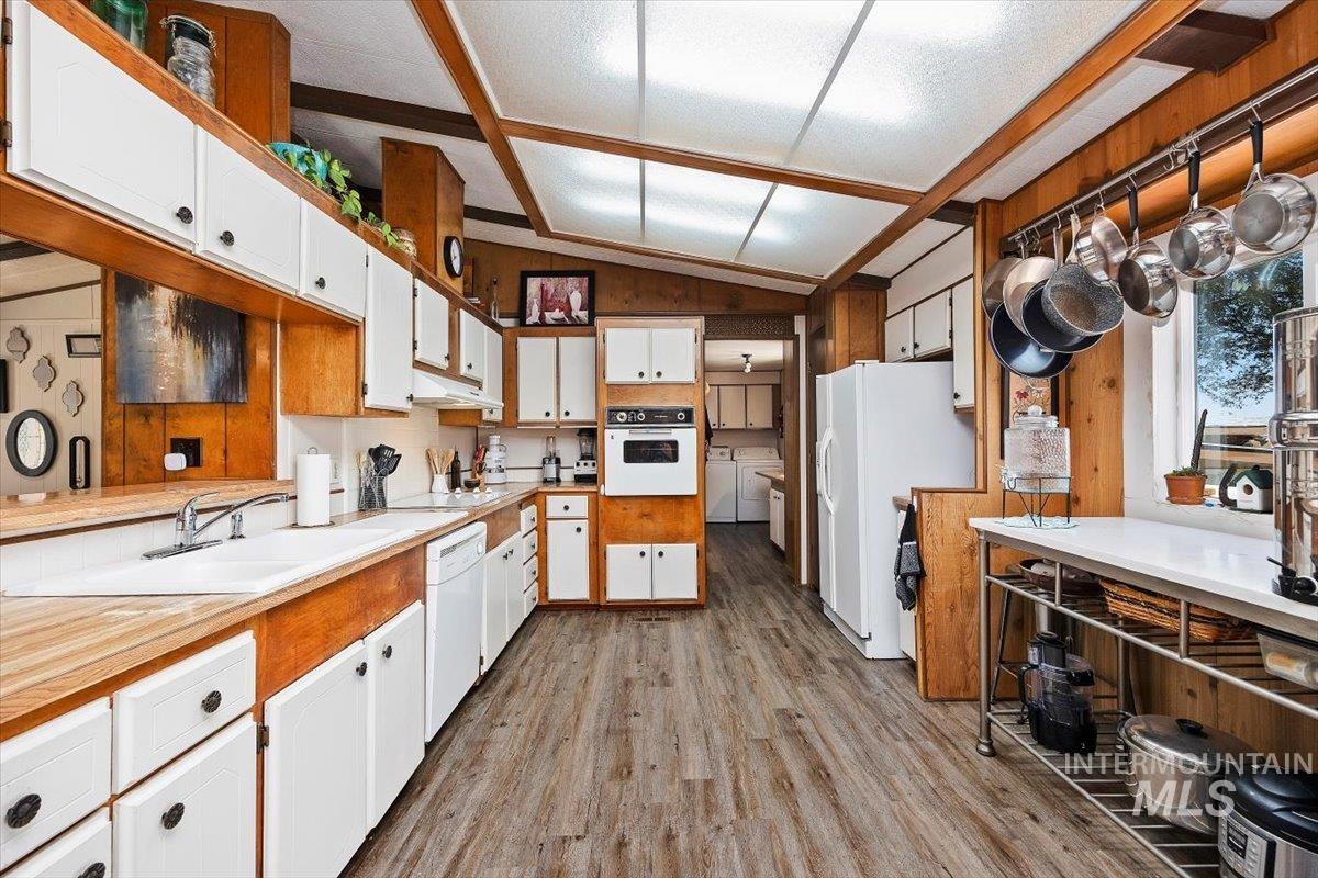 706 White Hawk Ln, Hagerman, Idaho 83332, 3 Bedrooms, 2 Bathrooms, Residential For Sale, Price $499,000,MLS 98974698