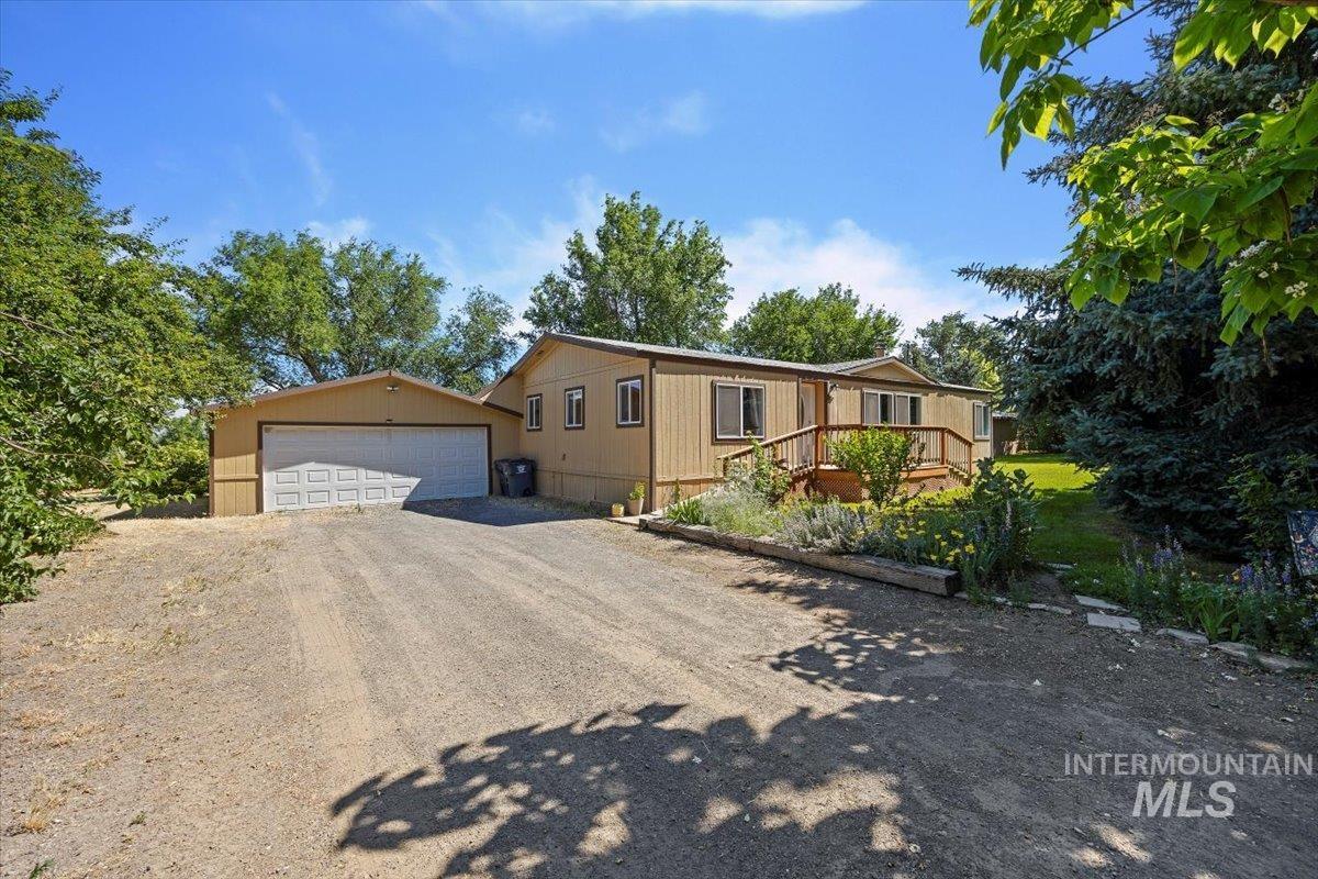 706 White Hawk Ln, Hagerman, Idaho 83332, 3 Bedrooms, 2 Bathrooms, Residential For Sale, Price $499,000,MLS 98974698