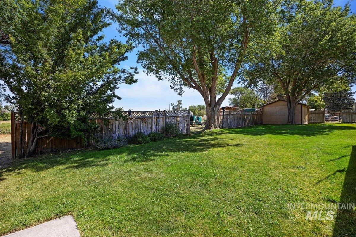 706 White Hawk Ln, Hagerman, Idaho 83332, 3 Bedrooms, 2 Bathrooms, Residential For Sale, Price $499,000,MLS 98974698