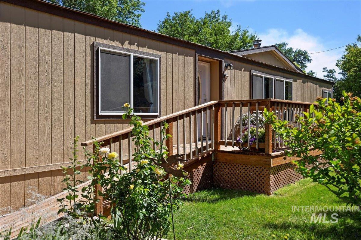 706 White Hawk Ln, Hagerman, Idaho 83332, 3 Bedrooms, 2 Bathrooms, Residential For Sale, Price $499,000,MLS 98974698