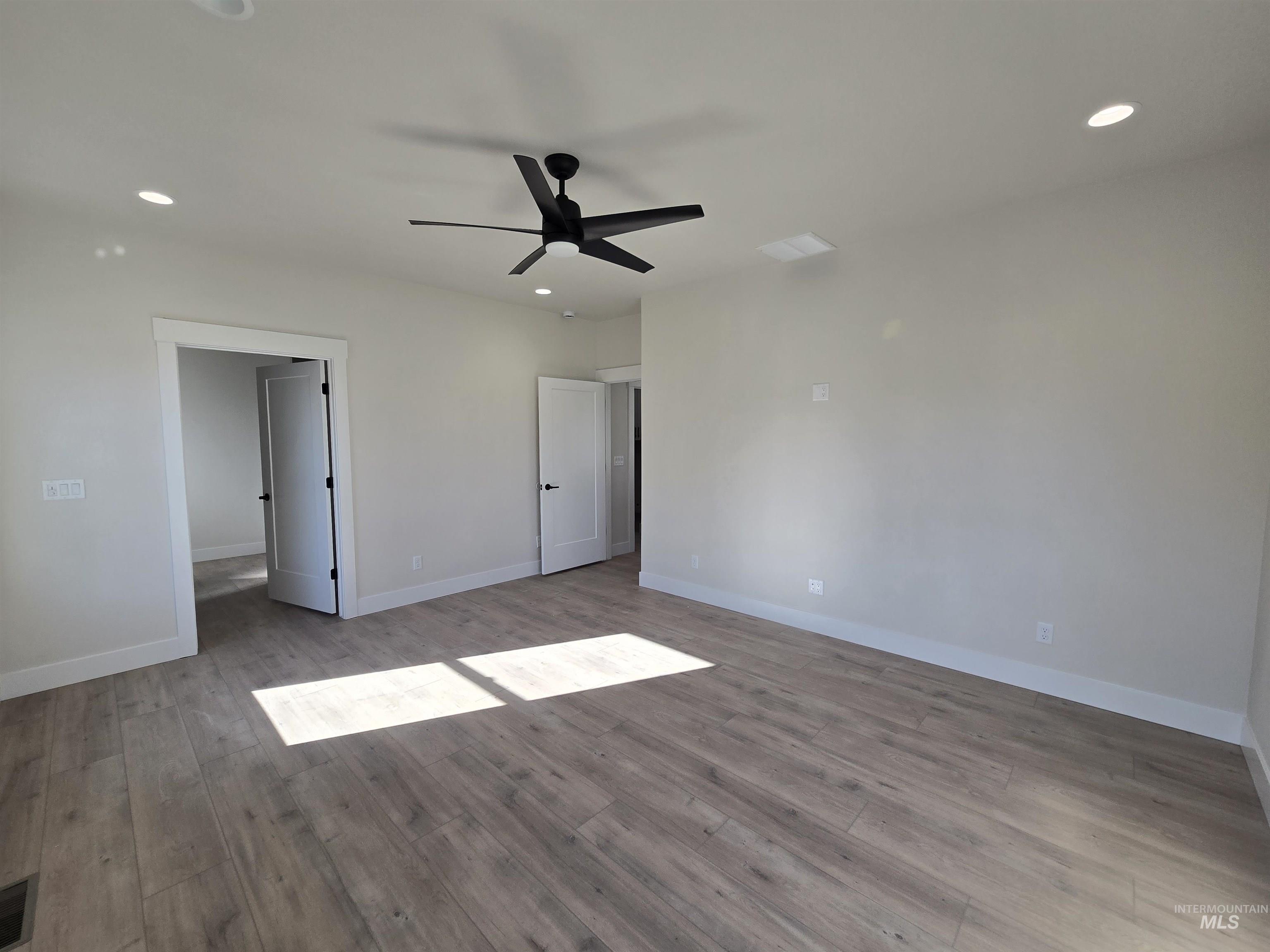 976 Canal Street, Twin Falls, Idaho 83301, 4 Bedrooms, 2 Bathrooms, Residential For Sale, Price $435,000,MLS 98974699