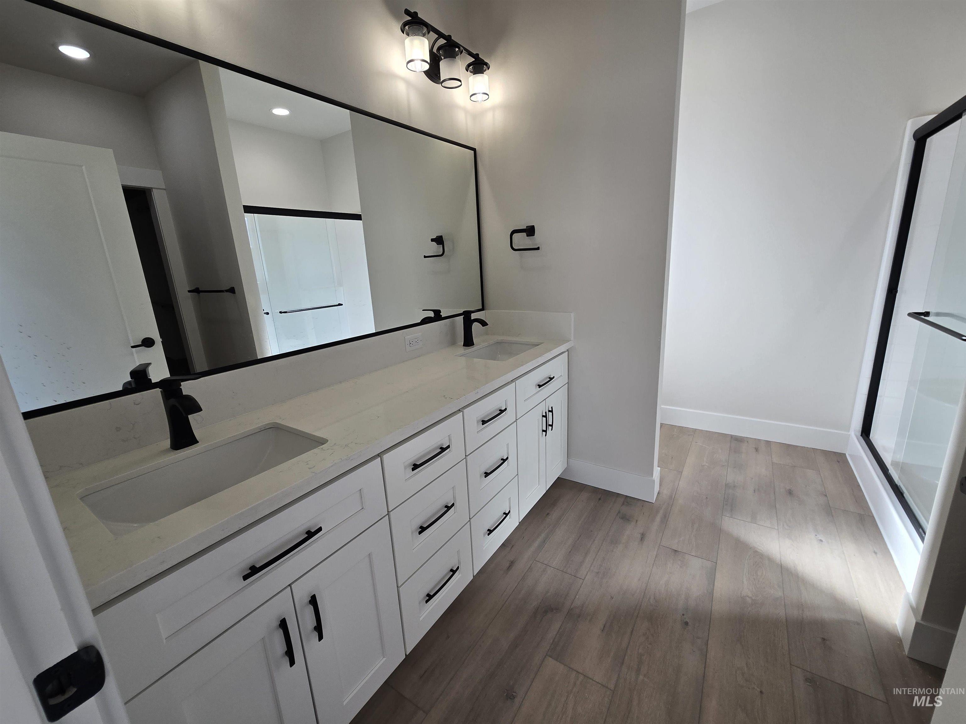 976 Canal Street, Twin Falls, Idaho 83301, 4 Bedrooms, 2 Bathrooms, Residential For Sale, Price $435,000,MLS 98974699