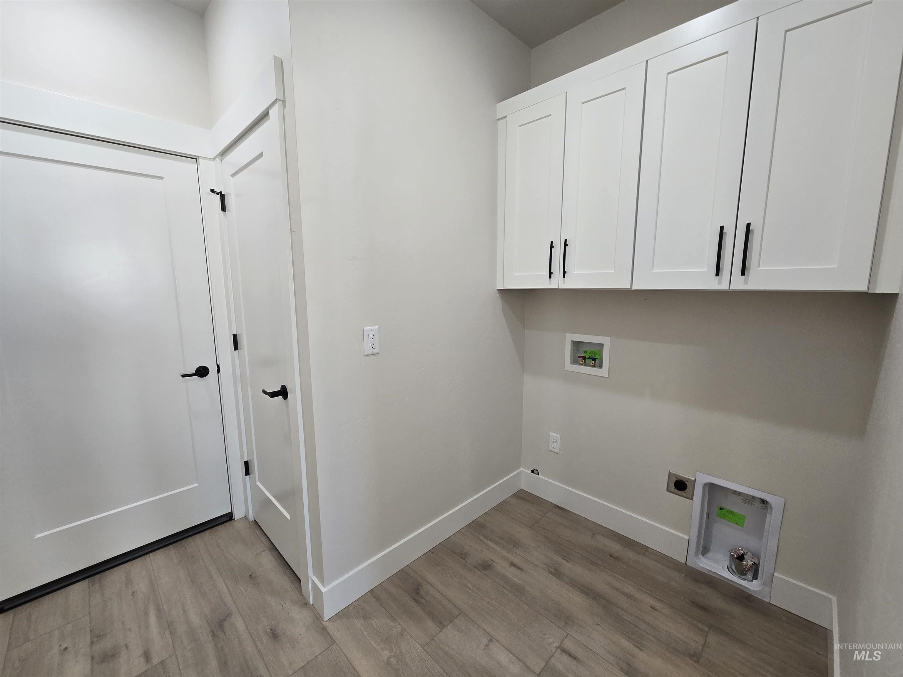 976 Canal Street, Twin Falls, Idaho 83301, 4 Bedrooms, 2 Bathrooms, Residential For Sale, Price $435,000,MLS 98974699