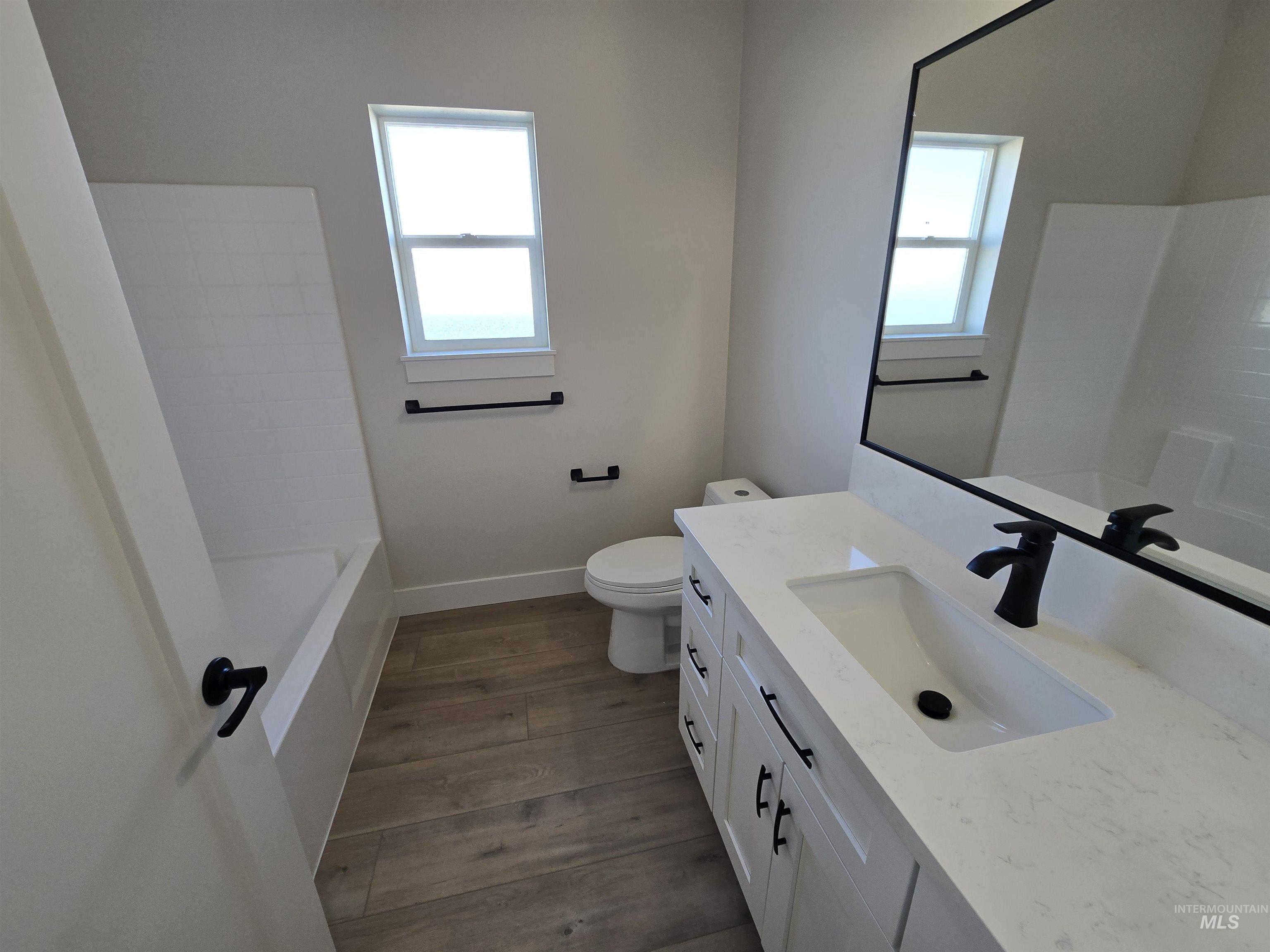 976 Canal Street, Twin Falls, Idaho 83301, 4 Bedrooms, 2 Bathrooms, Residential For Sale, Price $435,000,MLS 98974699