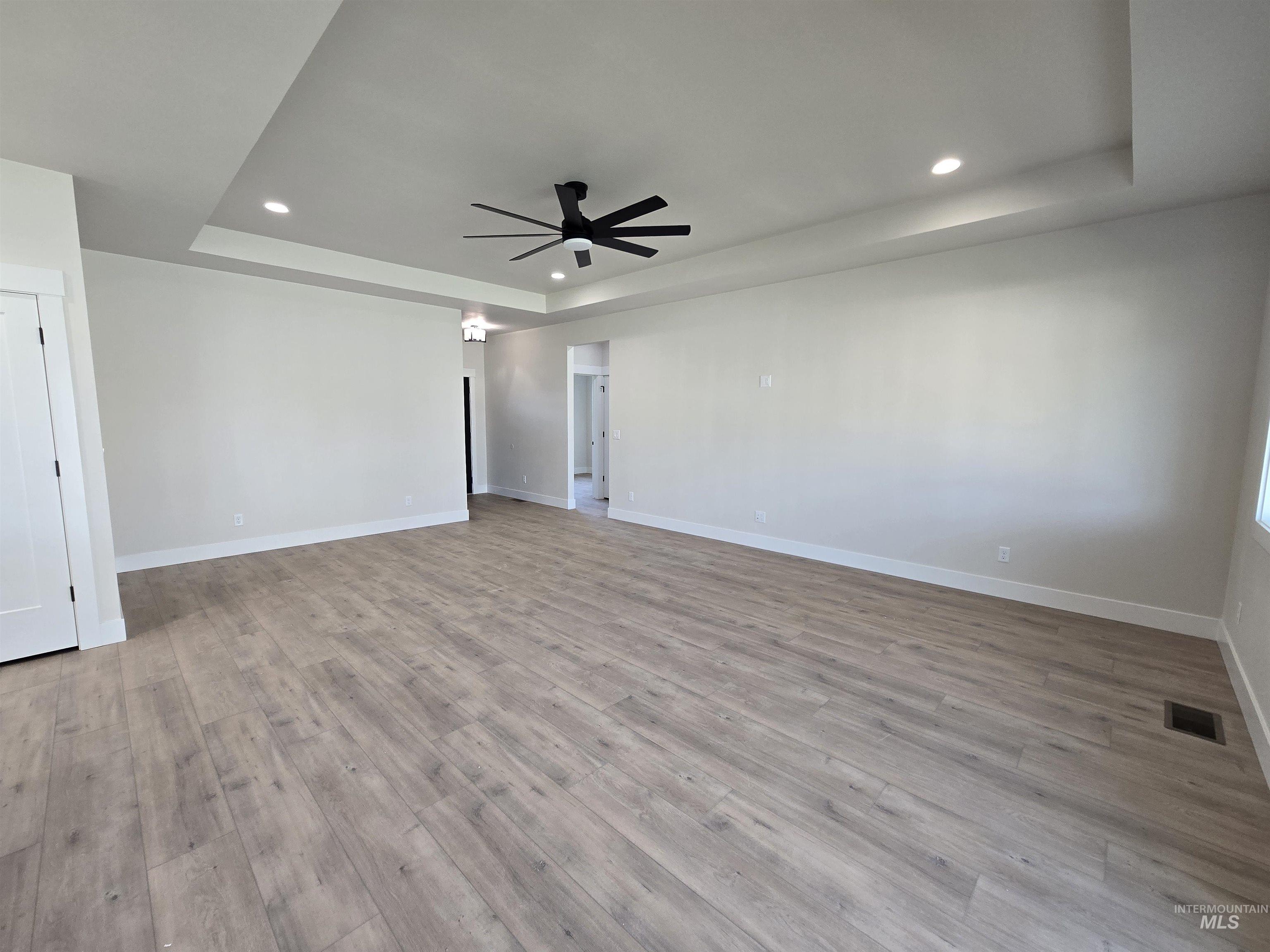 976 Canal Street, Twin Falls, Idaho 83301, 4 Bedrooms, 2 Bathrooms, Residential For Sale, Price $435,000,MLS 98974699