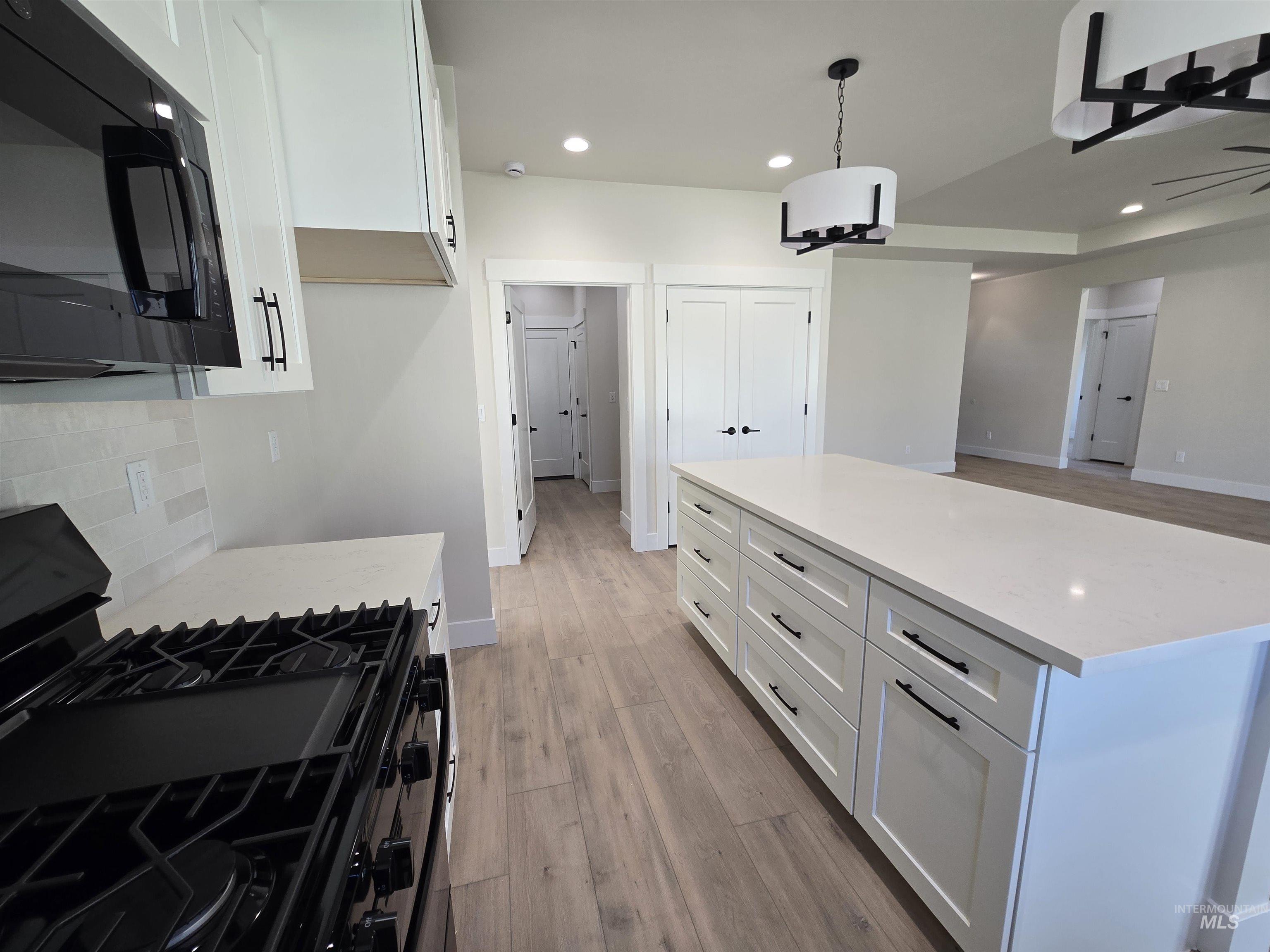 976 Canal Street, Twin Falls, Idaho 83301, 4 Bedrooms, 2 Bathrooms, Residential For Sale, Price $435,000,MLS 98974699