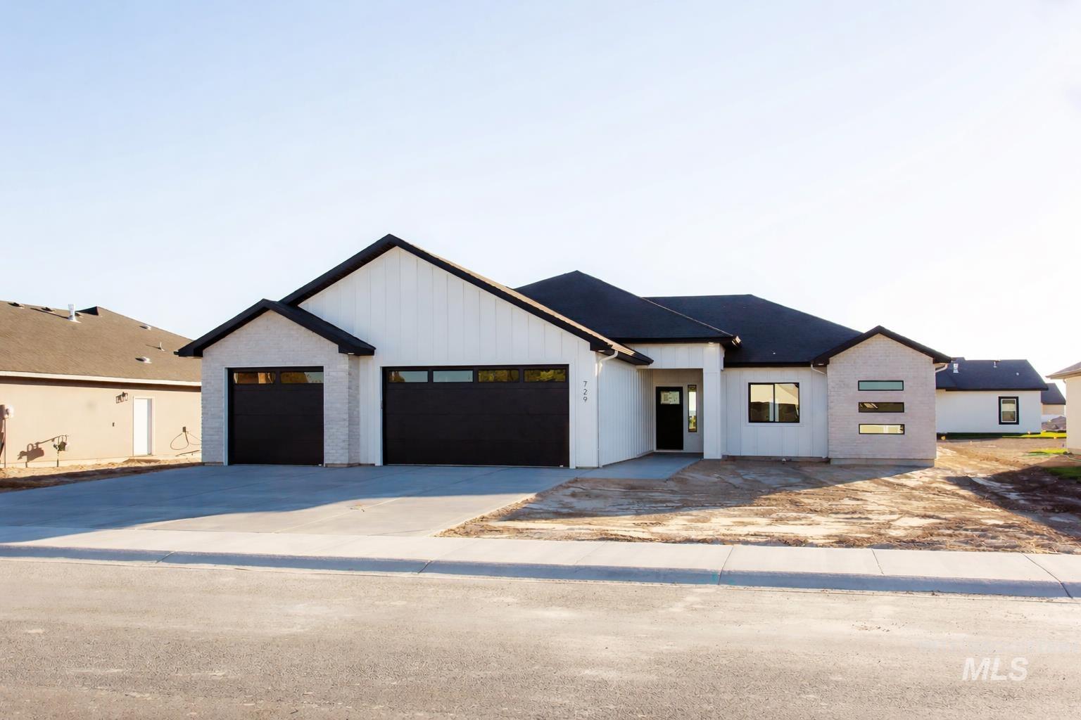 962 Canal Street, Twin Falls, Idaho 83301, 4 Bedrooms, 2 Bathrooms, Residential For Sale, Price $500,000,MLS 98974701