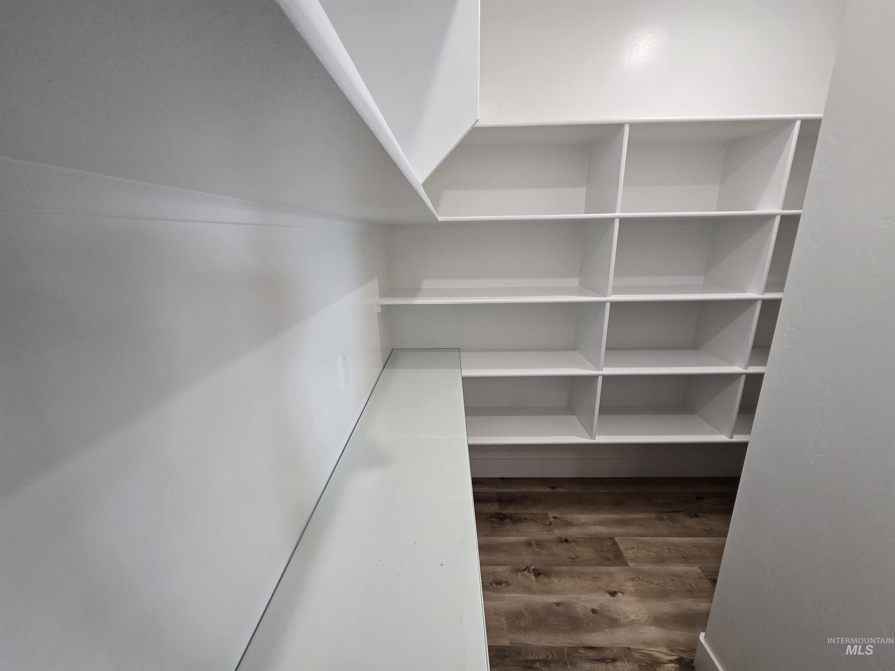 962 Canal Street, Twin Falls, Idaho 83301, 4 Bedrooms, 2 Bathrooms, Residential For Sale, Price $500,000,MLS 98974701