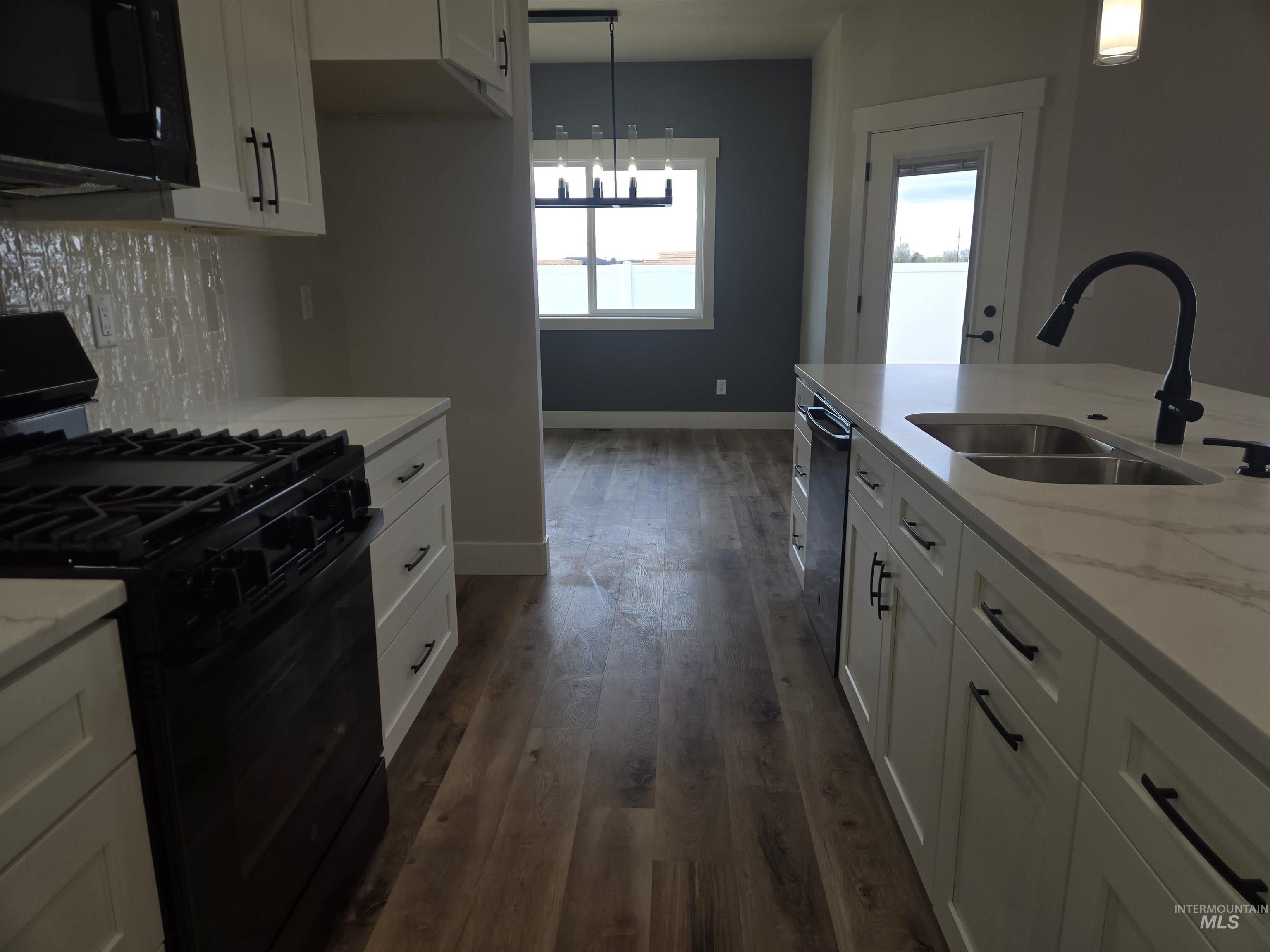 962 Canal Street, Twin Falls, Idaho 83301, 4 Bedrooms, 2 Bathrooms, Residential For Sale, Price $500,000,MLS 98974701