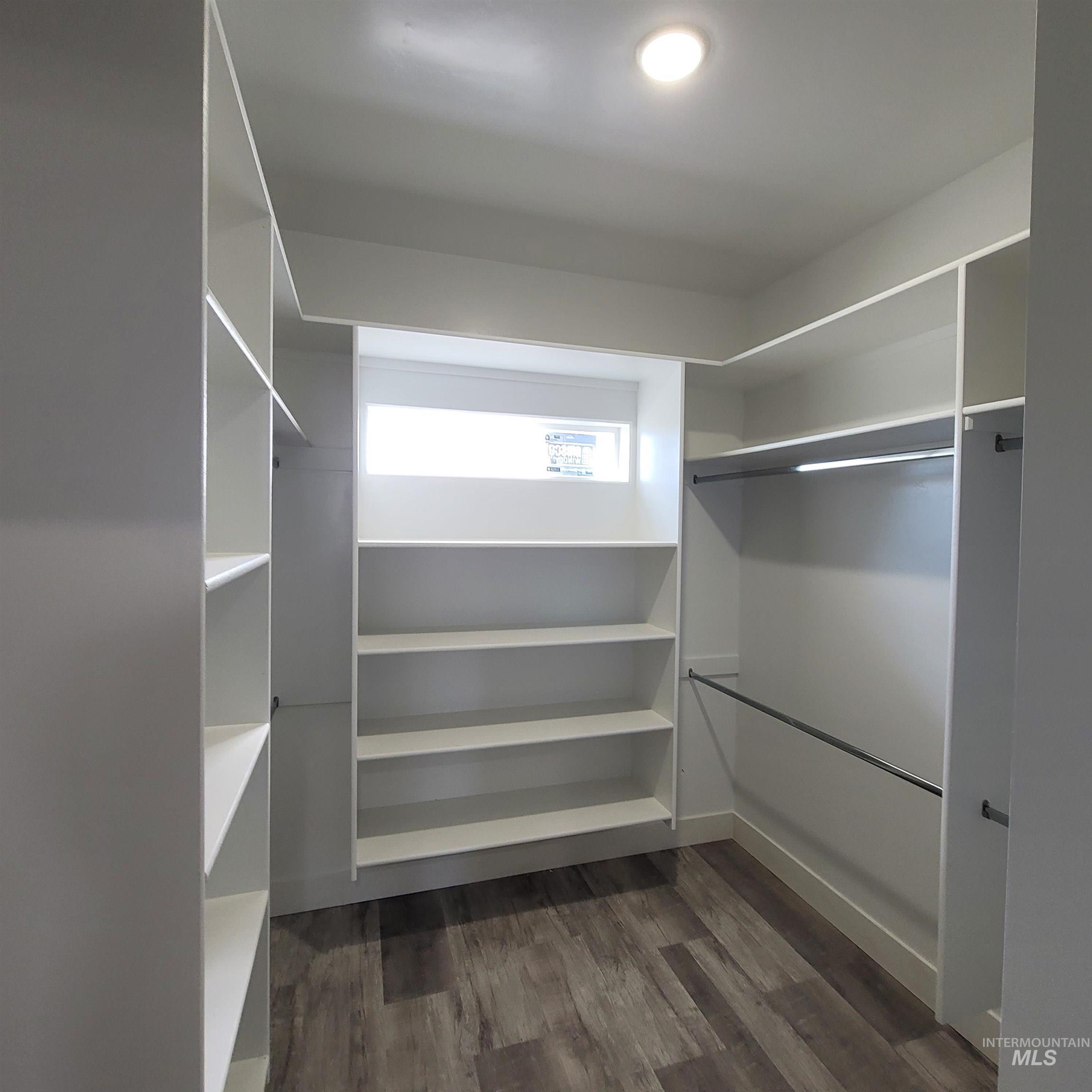 962 Canal Street, Twin Falls, Idaho 83301, 4 Bedrooms, 2 Bathrooms, Residential For Sale, Price $500,000,MLS 98974701