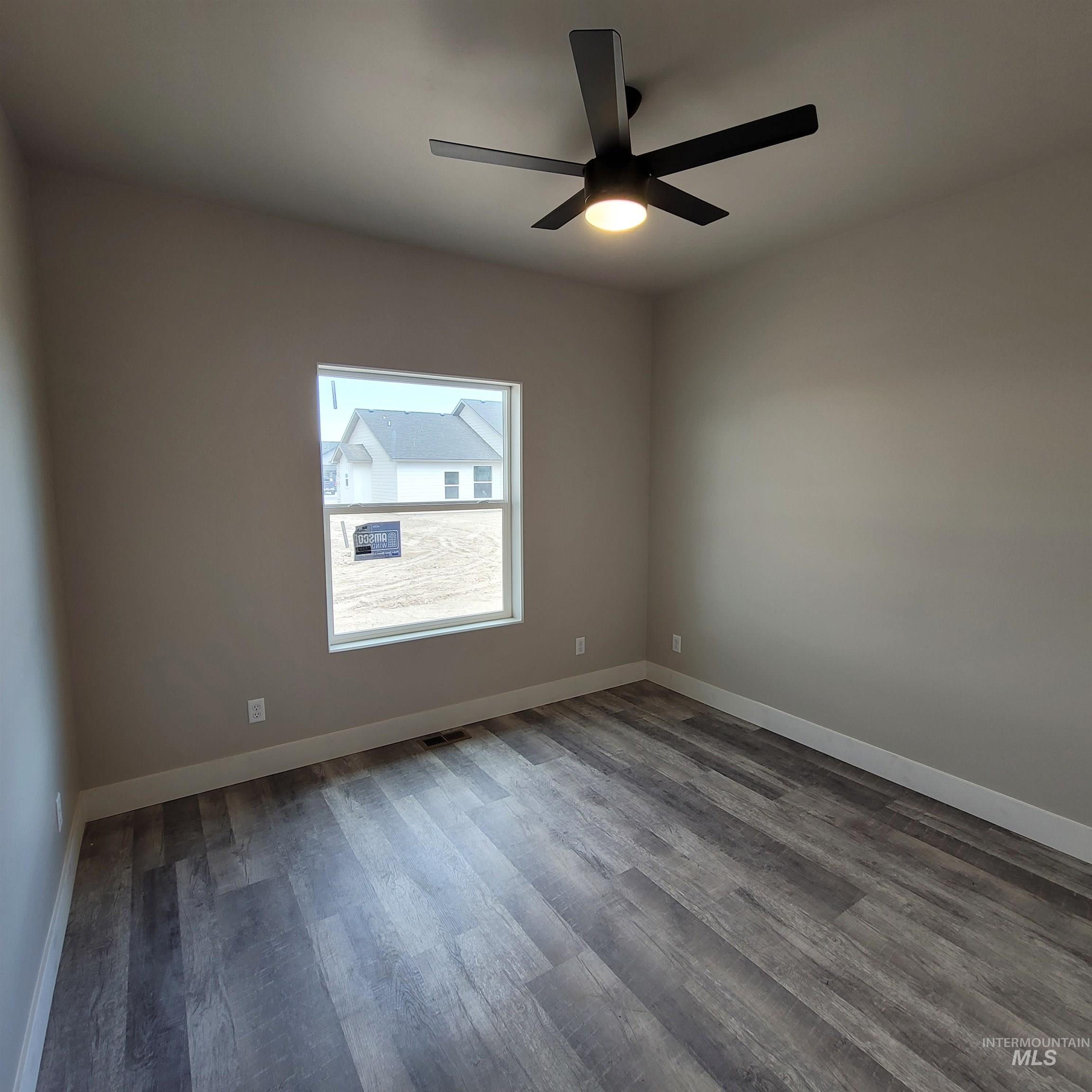 962 Canal Street, Twin Falls, Idaho 83301, 4 Bedrooms, 2 Bathrooms, Residential For Sale, Price $500,000,MLS 98974701