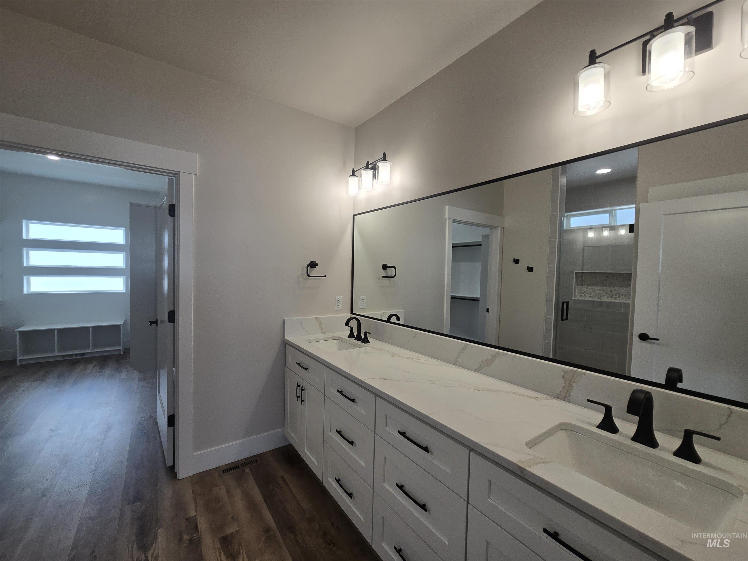 962 Canal Street, Twin Falls, Idaho 83301, 4 Bedrooms, 2 Bathrooms, Residential For Sale, Price $500,000,MLS 98974701