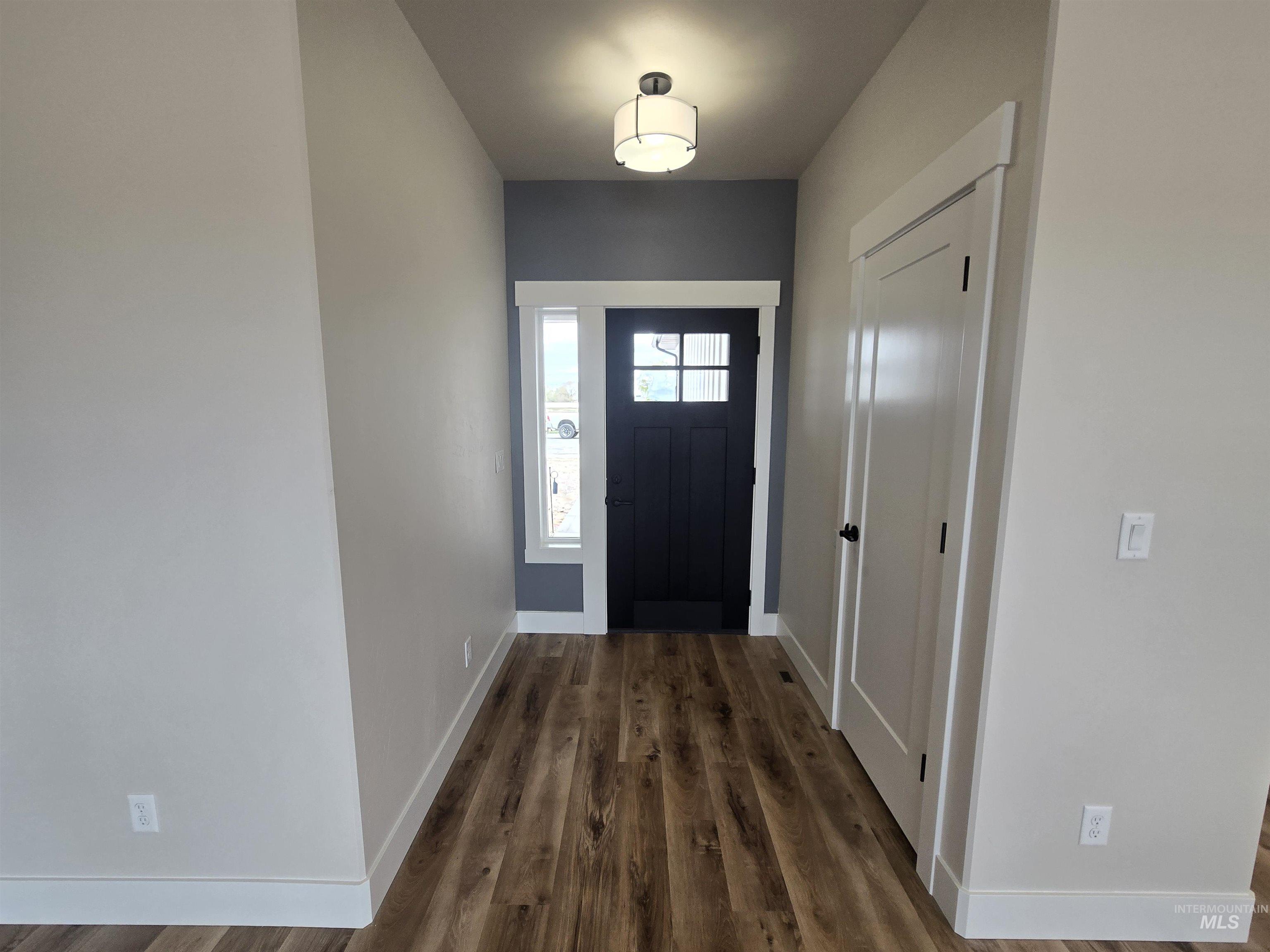 962 Canal Street, Twin Falls, Idaho 83301, 4 Bedrooms, 2 Bathrooms, Residential For Sale, Price $500,000,MLS 98974701