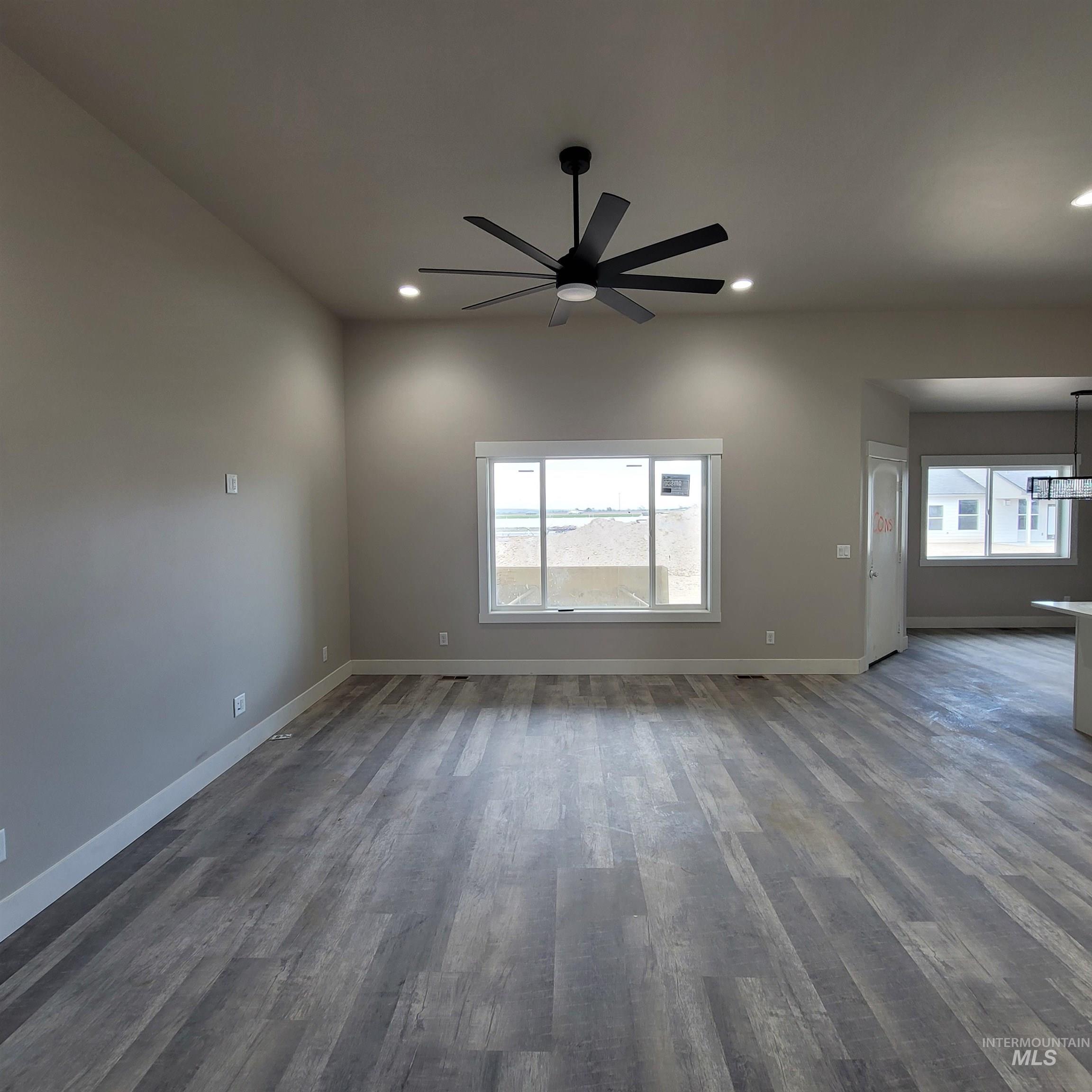 962 Canal Street, Twin Falls, Idaho 83301, 4 Bedrooms, 2 Bathrooms, Residential For Sale, Price $500,000,MLS 98974701