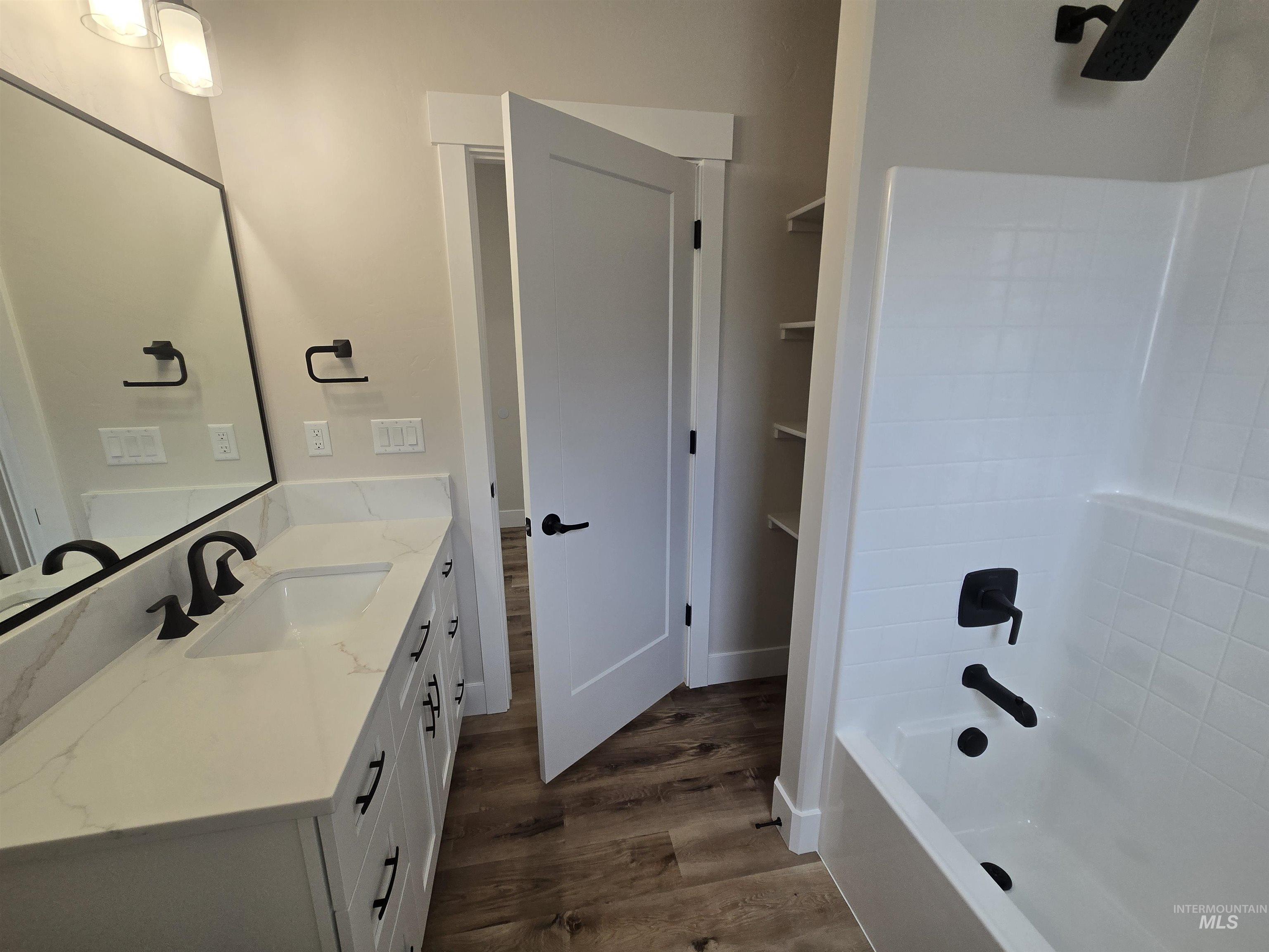 962 Canal Street, Twin Falls, Idaho 83301, 4 Bedrooms, 2 Bathrooms, Residential For Sale, Price $500,000,MLS 98974701