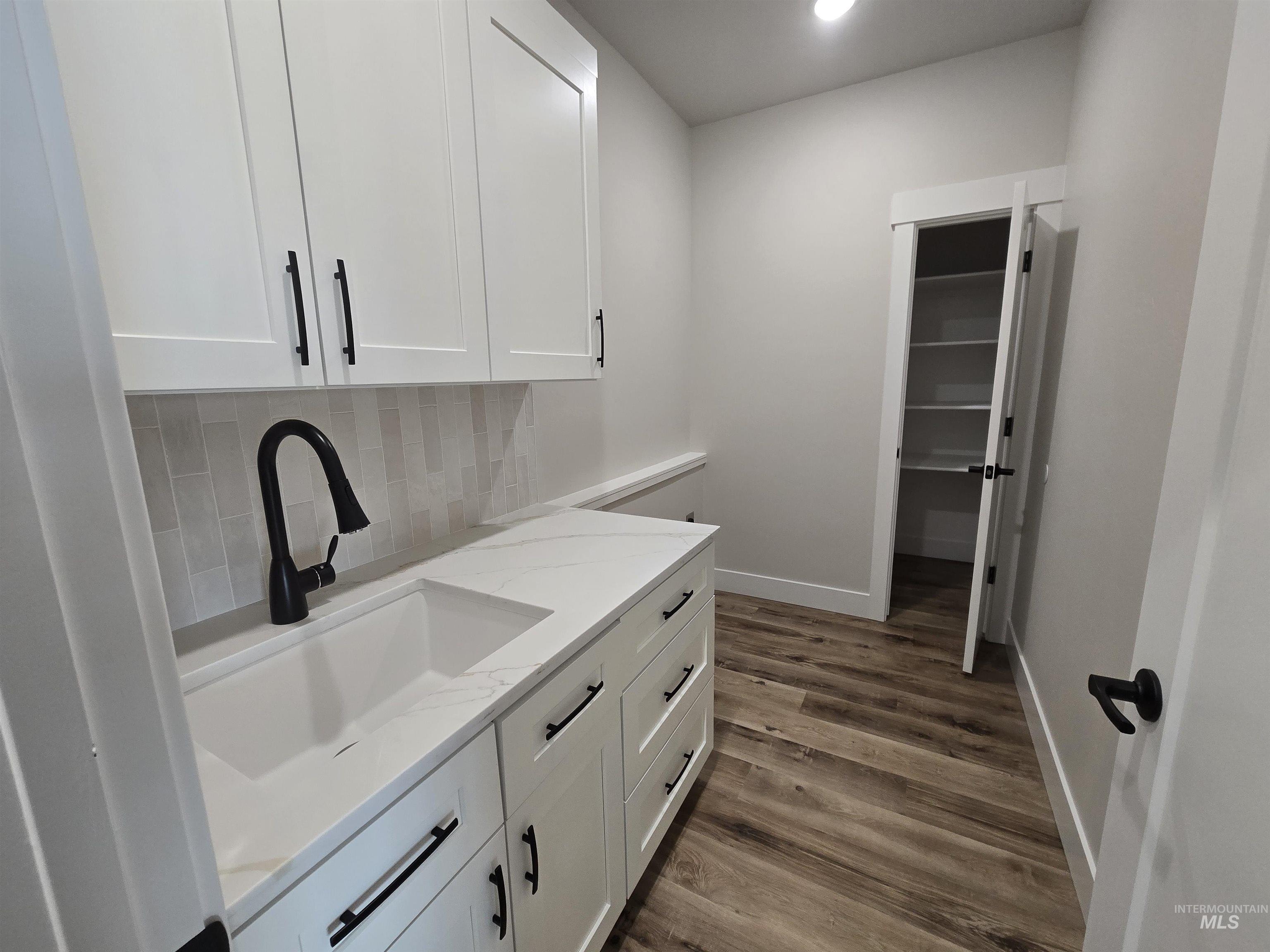 962 Canal Street, Twin Falls, Idaho 83301, 4 Bedrooms, 2 Bathrooms, Residential For Sale, Price $500,000,MLS 98974701