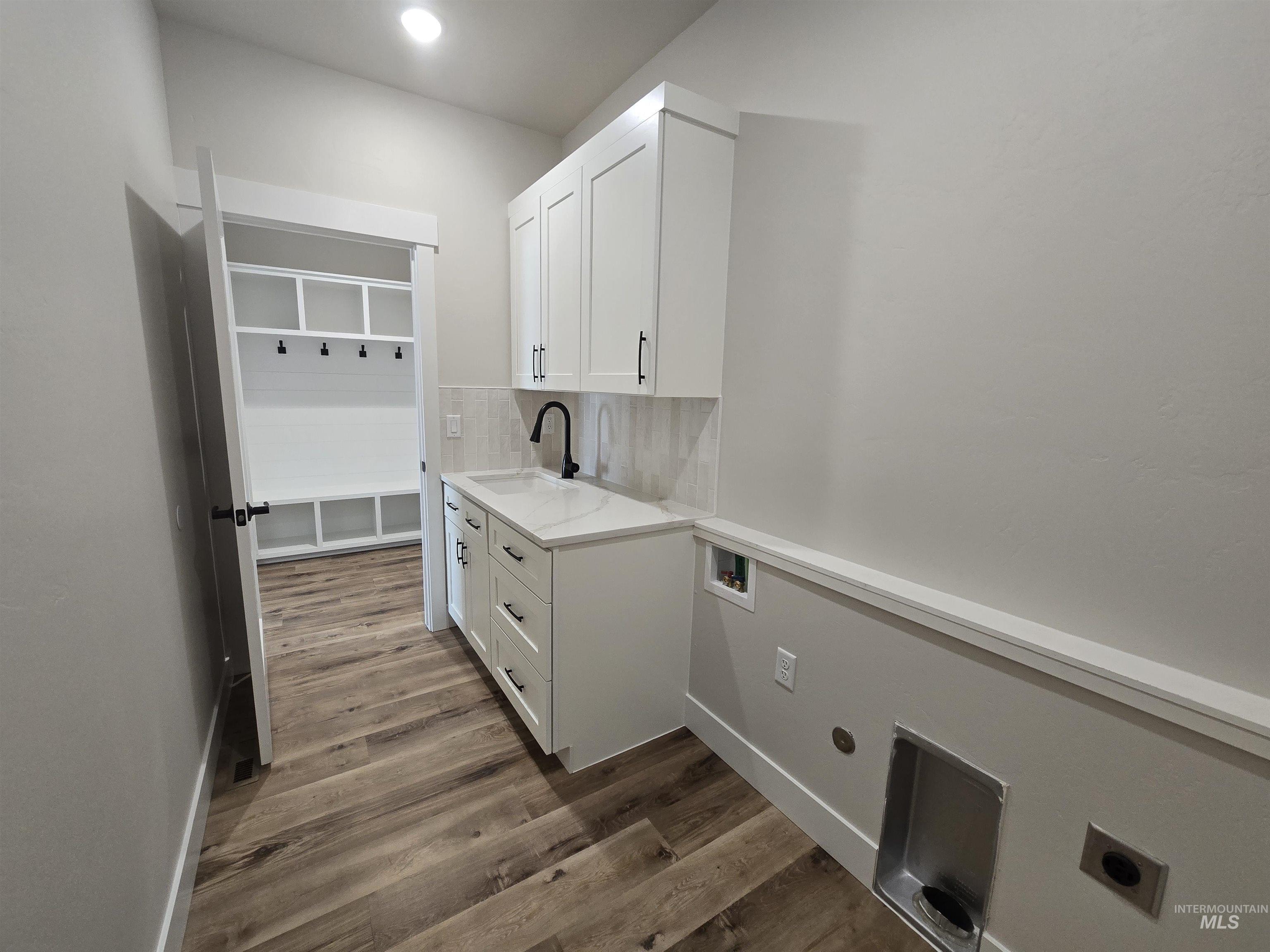 962 Canal Street, Twin Falls, Idaho 83301, 4 Bedrooms, 2 Bathrooms, Residential For Sale, Price $500,000,MLS 98974701