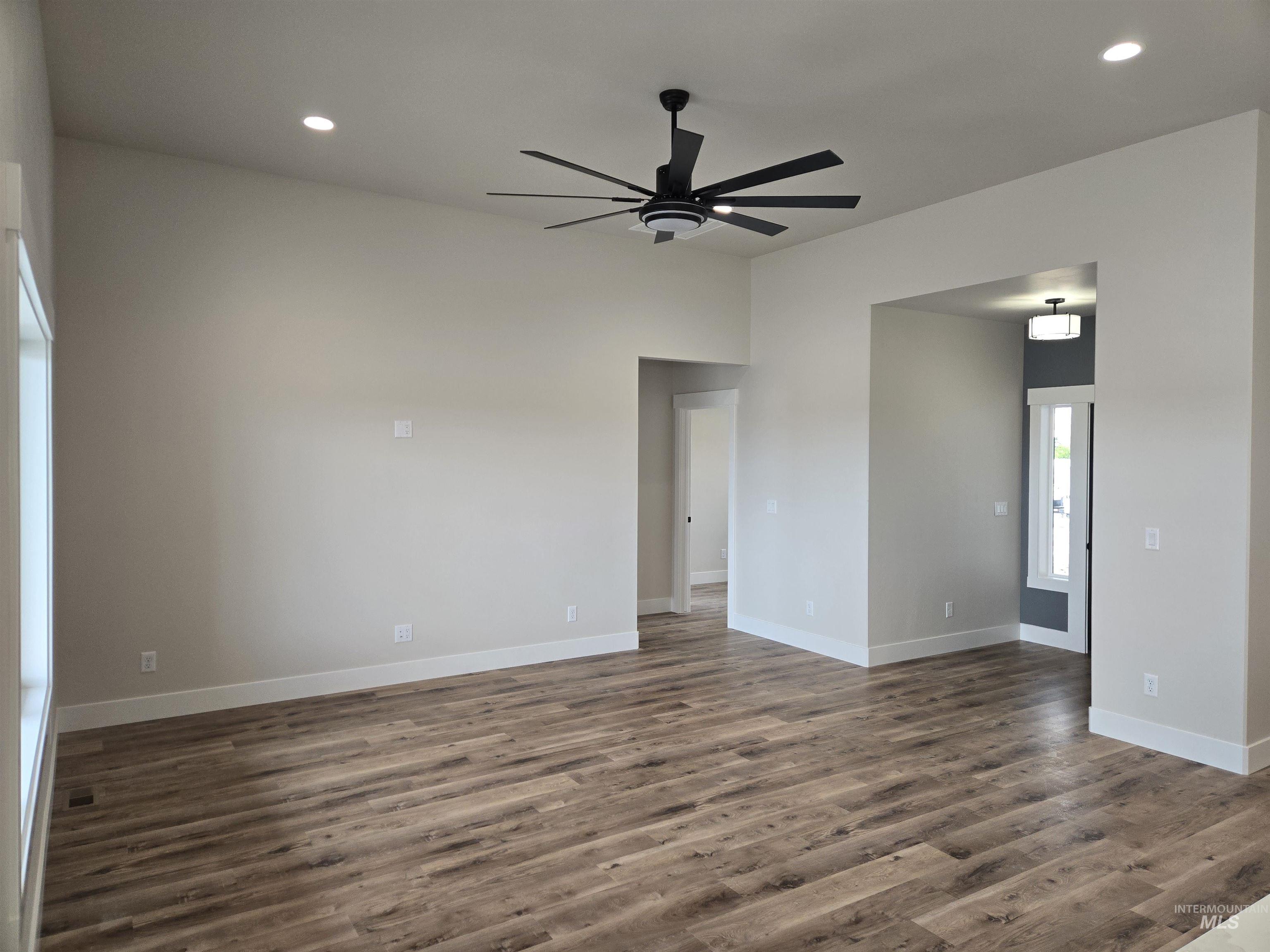 962 Canal Street, Twin Falls, Idaho 83301, 4 Bedrooms, 2 Bathrooms, Residential For Sale, Price $500,000,MLS 98974701