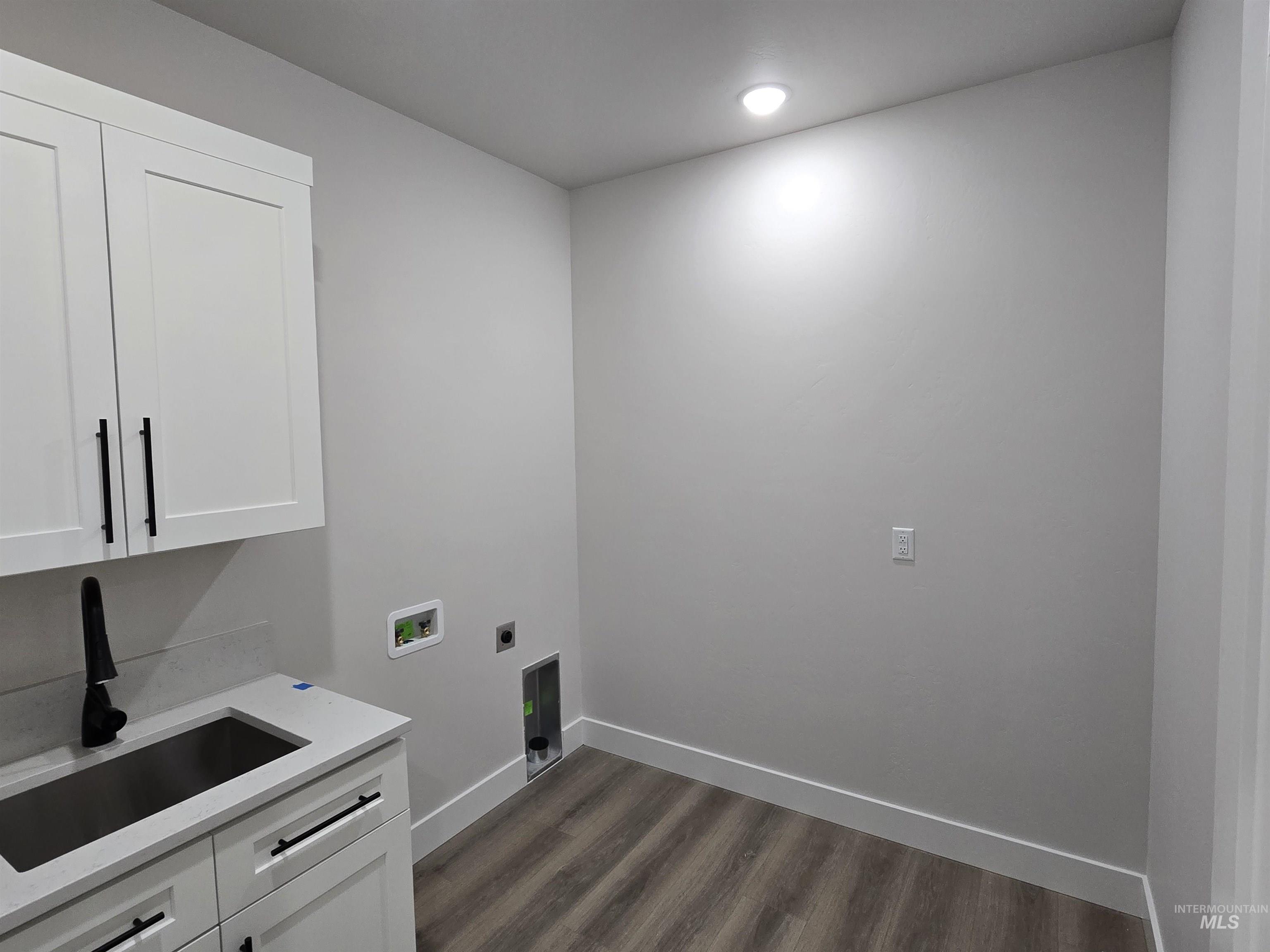 946 Canal Street, Twin Falls, Idaho 83301, 3 Bedrooms, 2 Bathrooms, Residential For Sale, Price $425,000,MLS 98974702