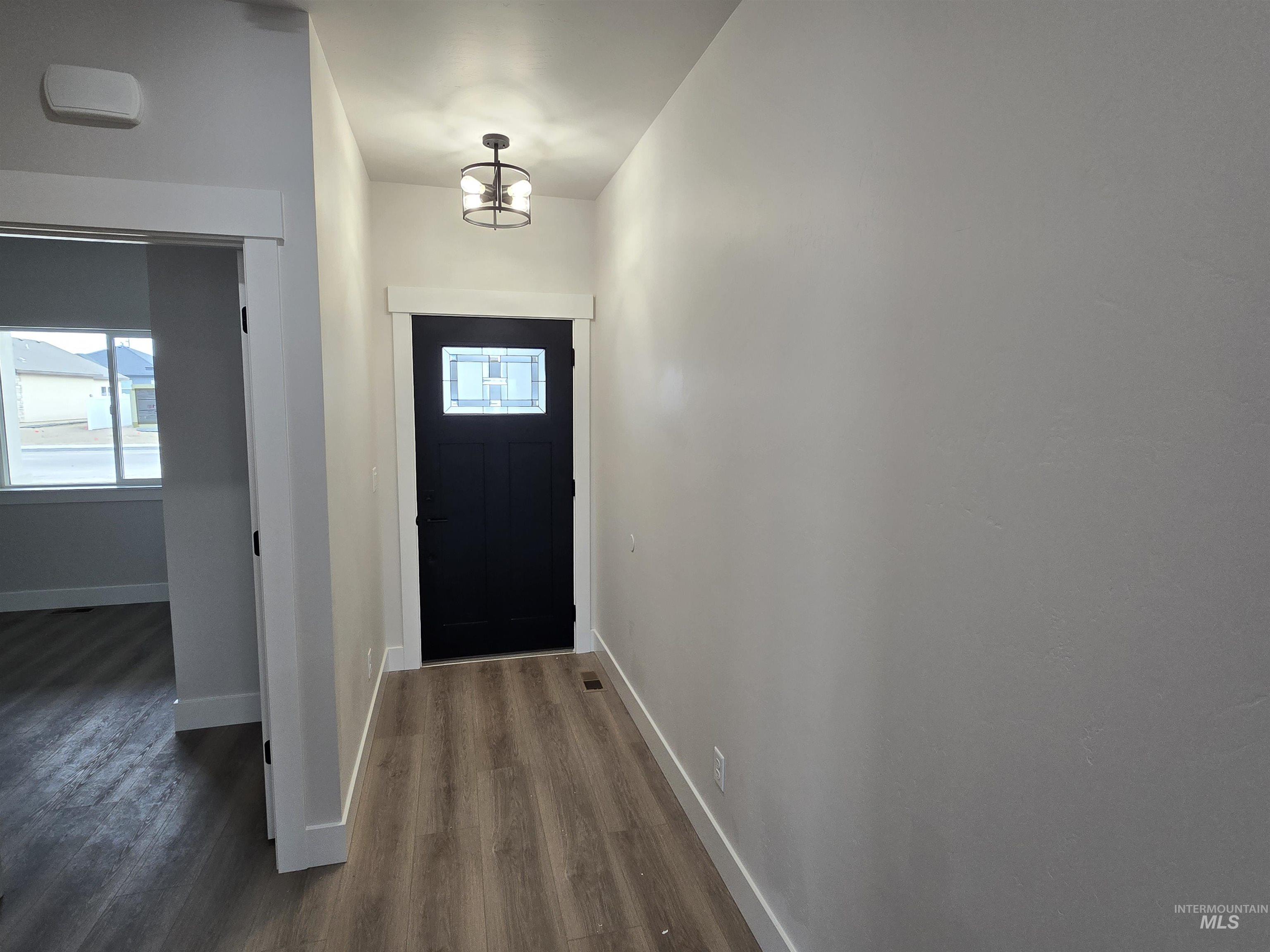 946 Canal Street, Twin Falls, Idaho 83301, 3 Bedrooms, 2 Bathrooms, Residential For Sale, Price $425,000,MLS 98974702