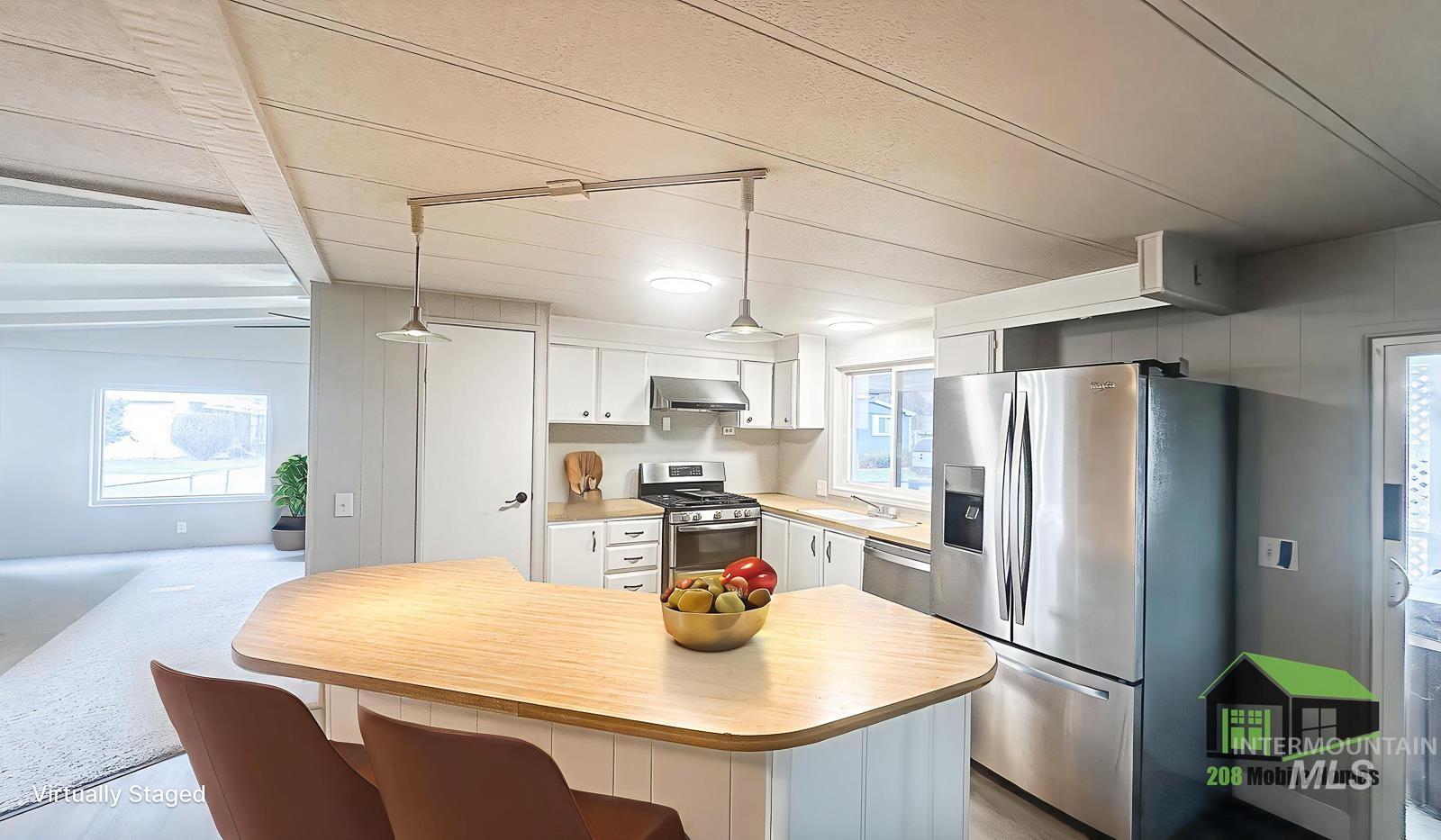 1200 Artesian Rd Trlr 10, Eagle, Idaho 83616, 2 Bedrooms, 2 Bathrooms, Residential For Sale, Price $99,500,MLS 98974706