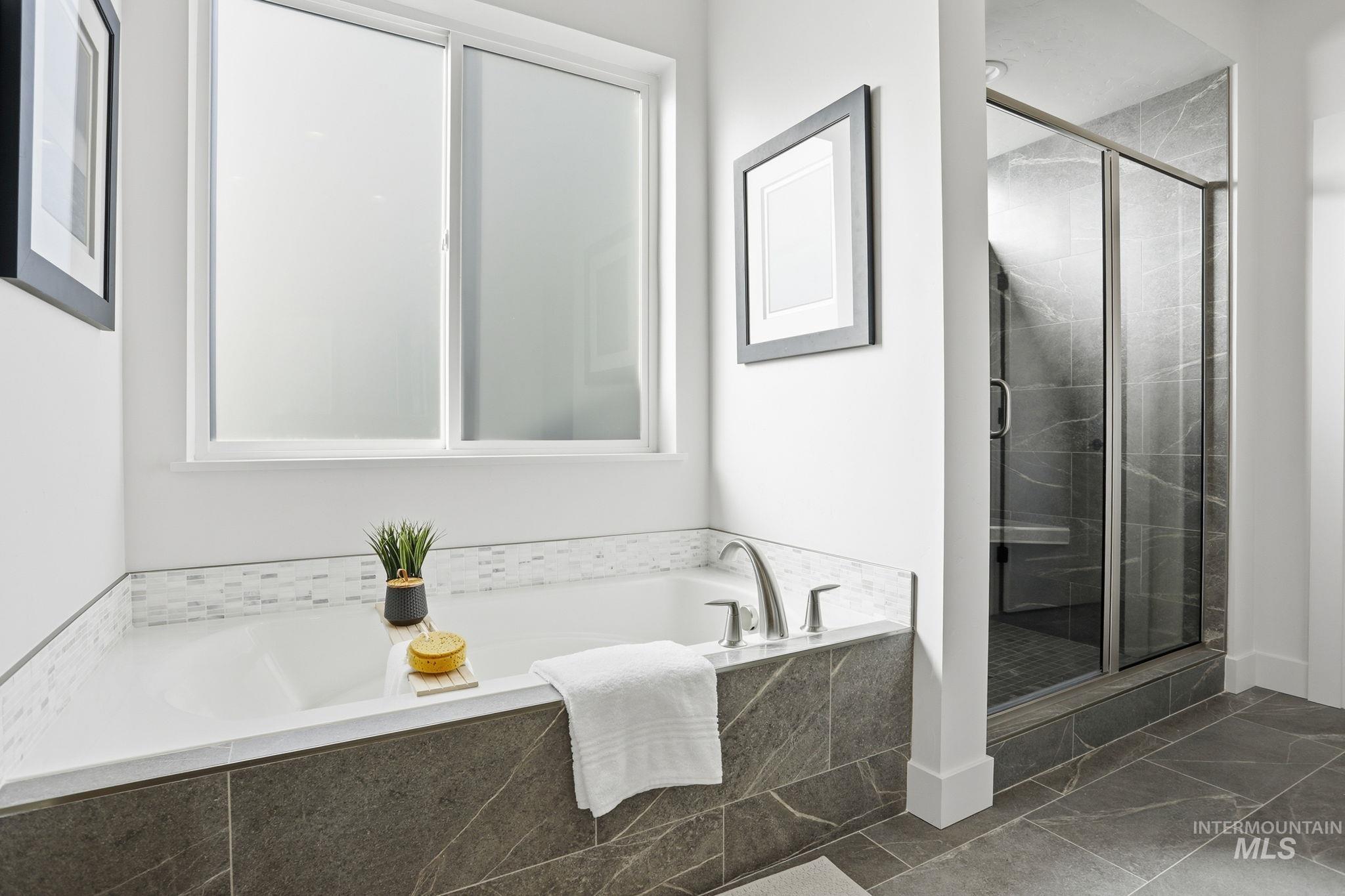 6612 S Zenith Avenue, Meridian, Idaho 83642, 3 Bedrooms, 2 Bathrooms, Residential For Sale, Price $649,900,MLS 98974707