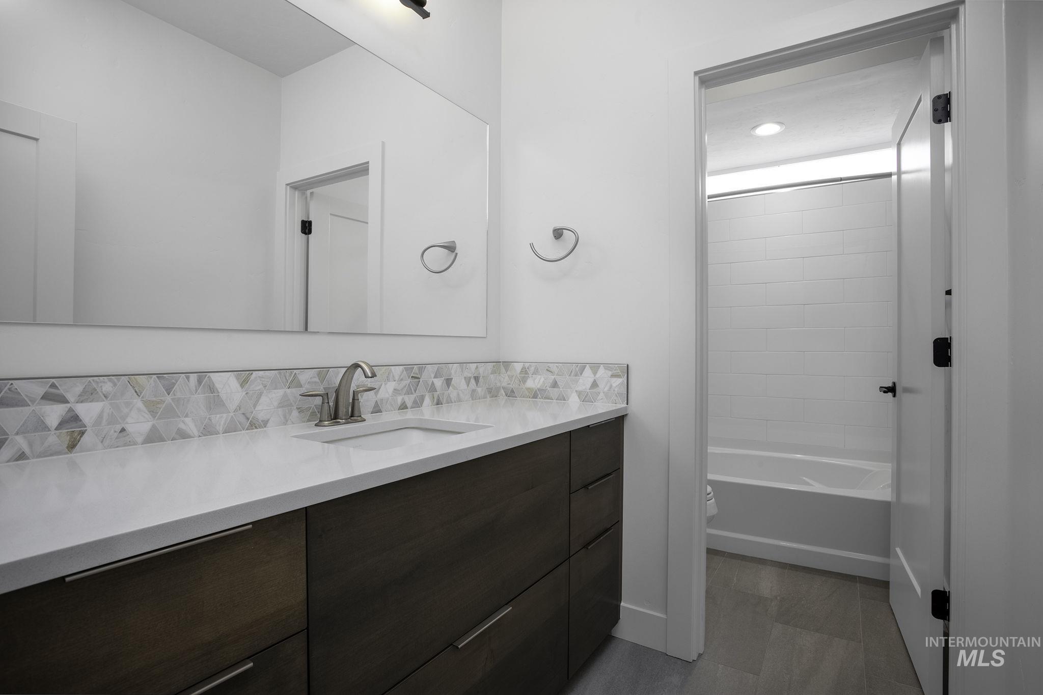 6612 S Zenith Avenue, Meridian, Idaho 83642, 3 Bedrooms, 2 Bathrooms, Residential For Sale, Price $649,900,MLS 98974707