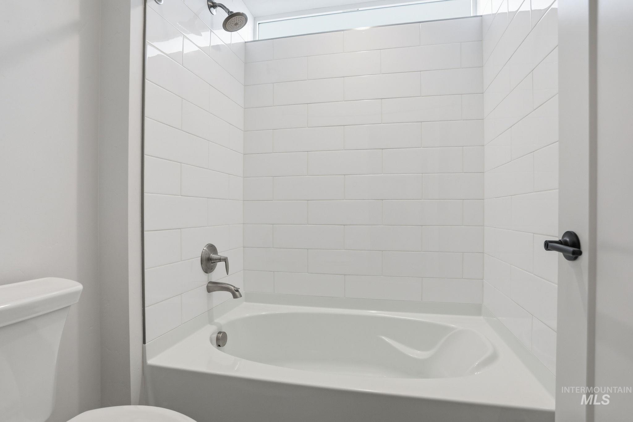 6612 S Zenith Avenue, Meridian, Idaho 83642, 3 Bedrooms, 2 Bathrooms, Residential For Sale, Price $649,900,MLS 98974707