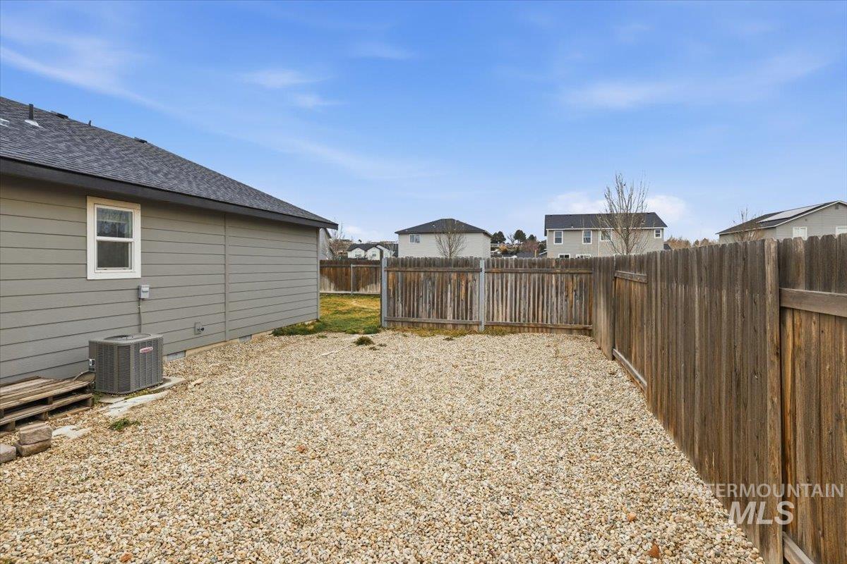 1324 Gold St., Middleton, Idaho 83644, 3 Bedrooms, 2 Bathrooms, Residential For Sale, Price $425,000,MLS 98974709