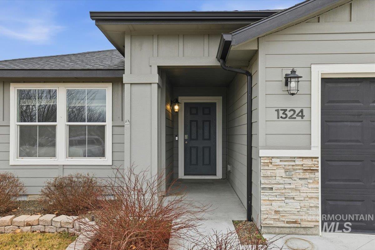 1324 Gold St., Middleton, Idaho 83644, 3 Bedrooms, 2 Bathrooms, Residential For Sale, Price $425,000,MLS 98974709