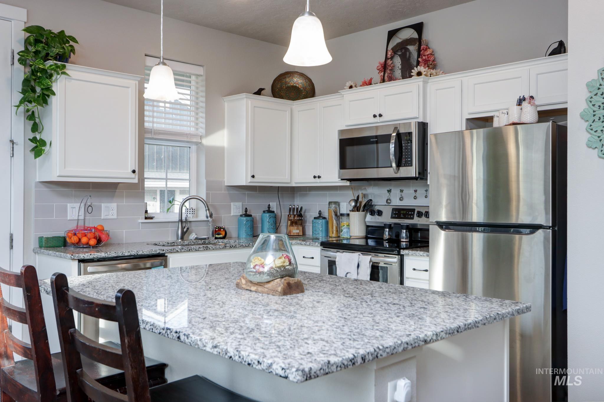 2324 E. Spice Loop, Nampa, Idaho 83687, 3 Bedrooms, 3 Bathrooms, Residential For Sale, Price $325,000,MLS 98974710