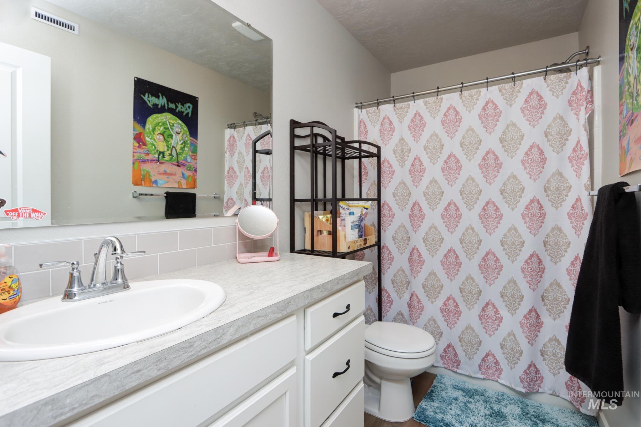 2324 E. Spice Loop, Nampa, Idaho 83687, 3 Bedrooms, 3 Bathrooms, Residential For Sale, Price $325,000,MLS 98974710