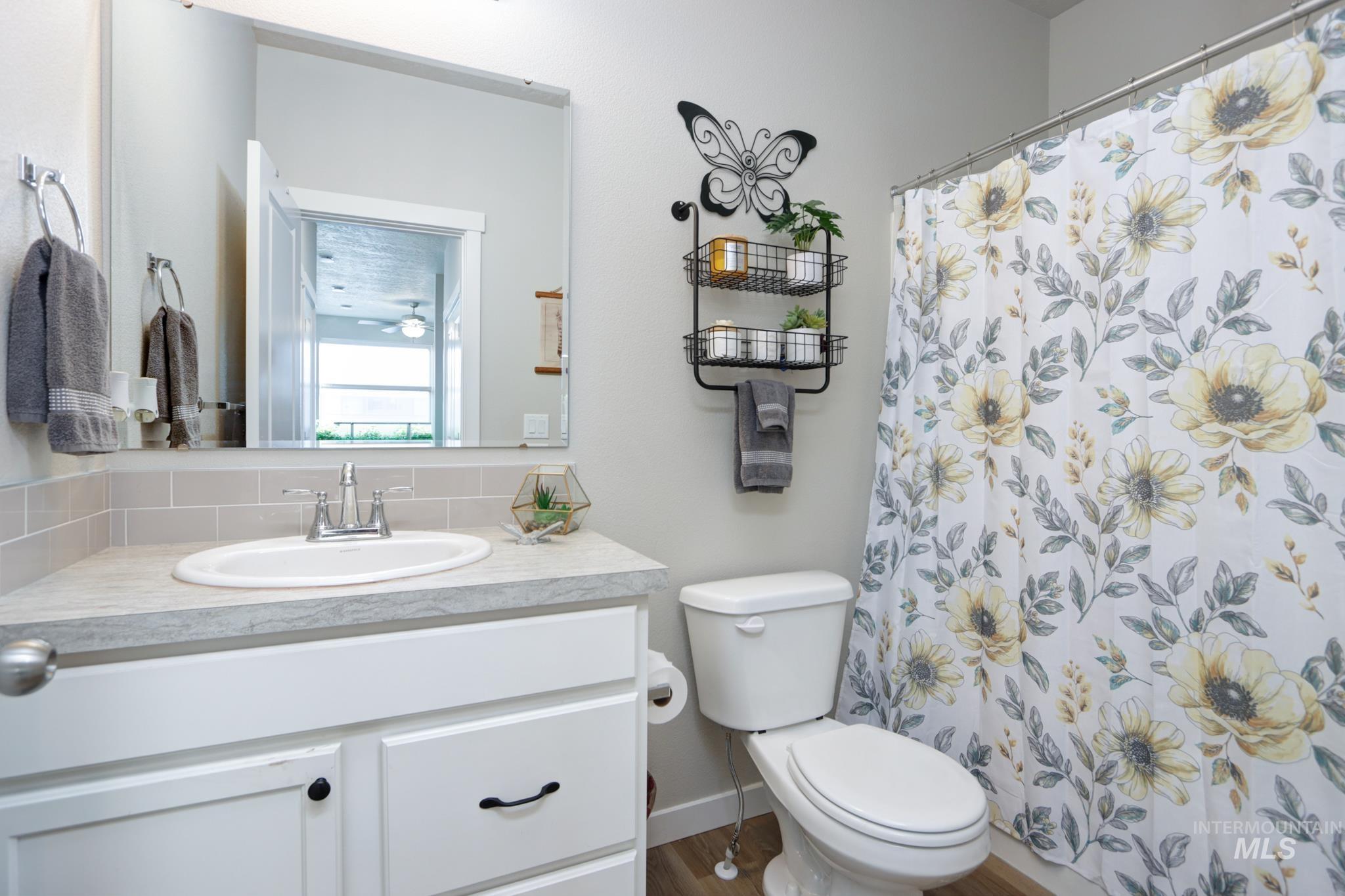 2324 E. Spice Loop, Nampa, Idaho 83687, 3 Bedrooms, 3 Bathrooms, Residential For Sale, Price $325,000,MLS 98974710