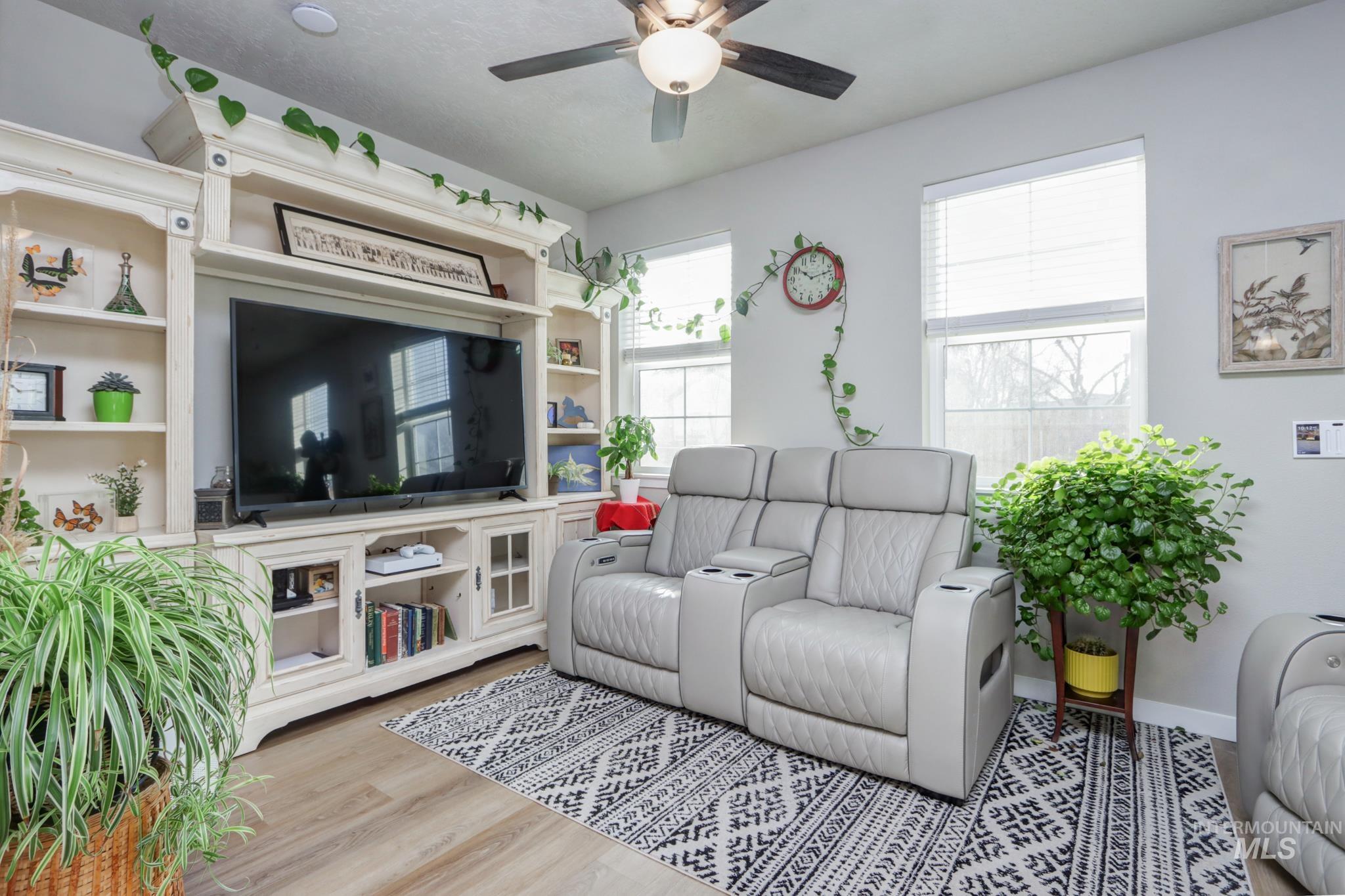 2324 E. Spice Loop, Nampa, Idaho 83687, 3 Bedrooms, 3 Bathrooms, Residential For Sale, Price $325,000,MLS 98974710