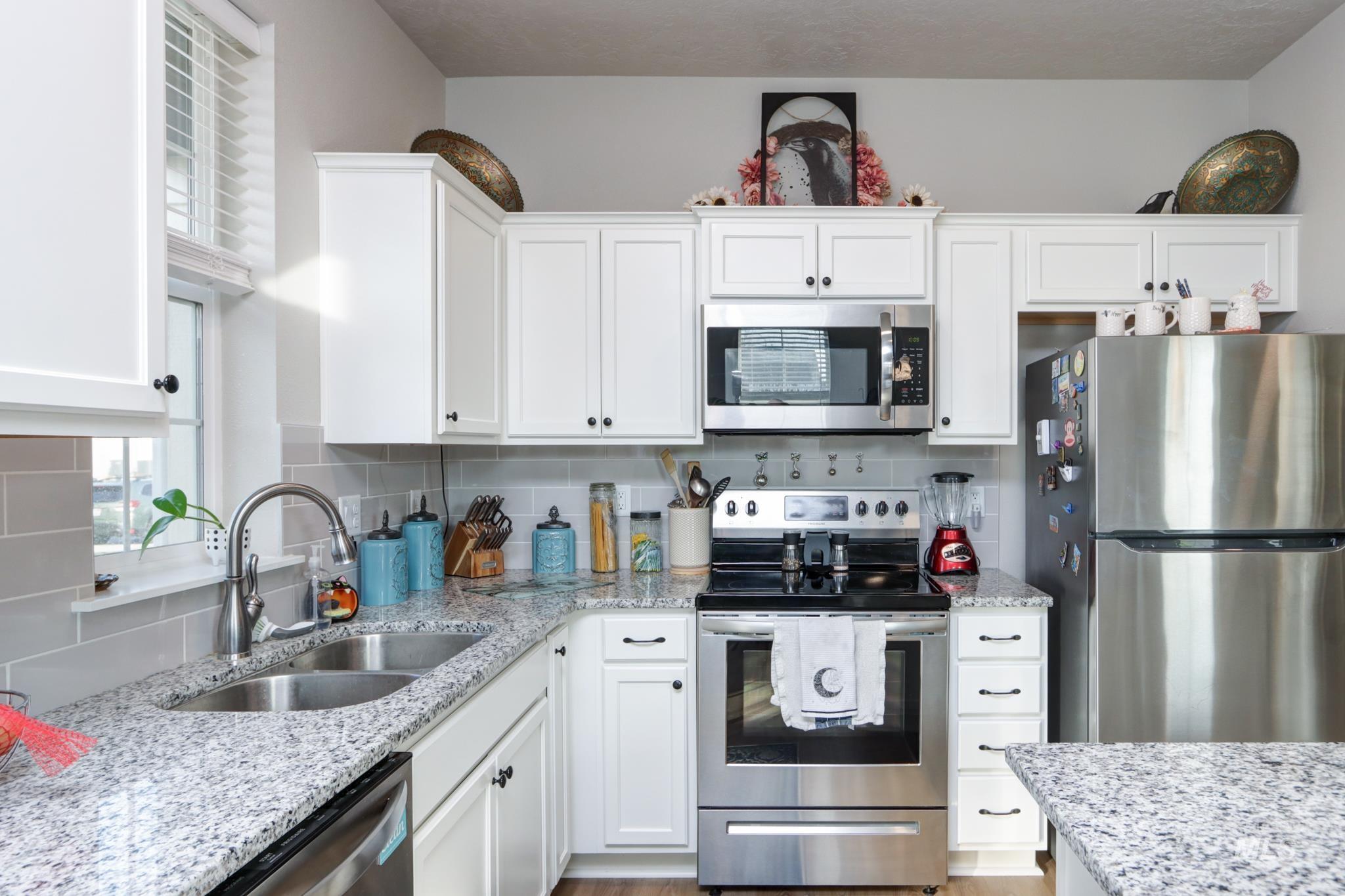 2324 E. Spice Loop, Nampa, Idaho 83687, 3 Bedrooms, 3 Bathrooms, Residential For Sale, Price $325,000,MLS 98974710